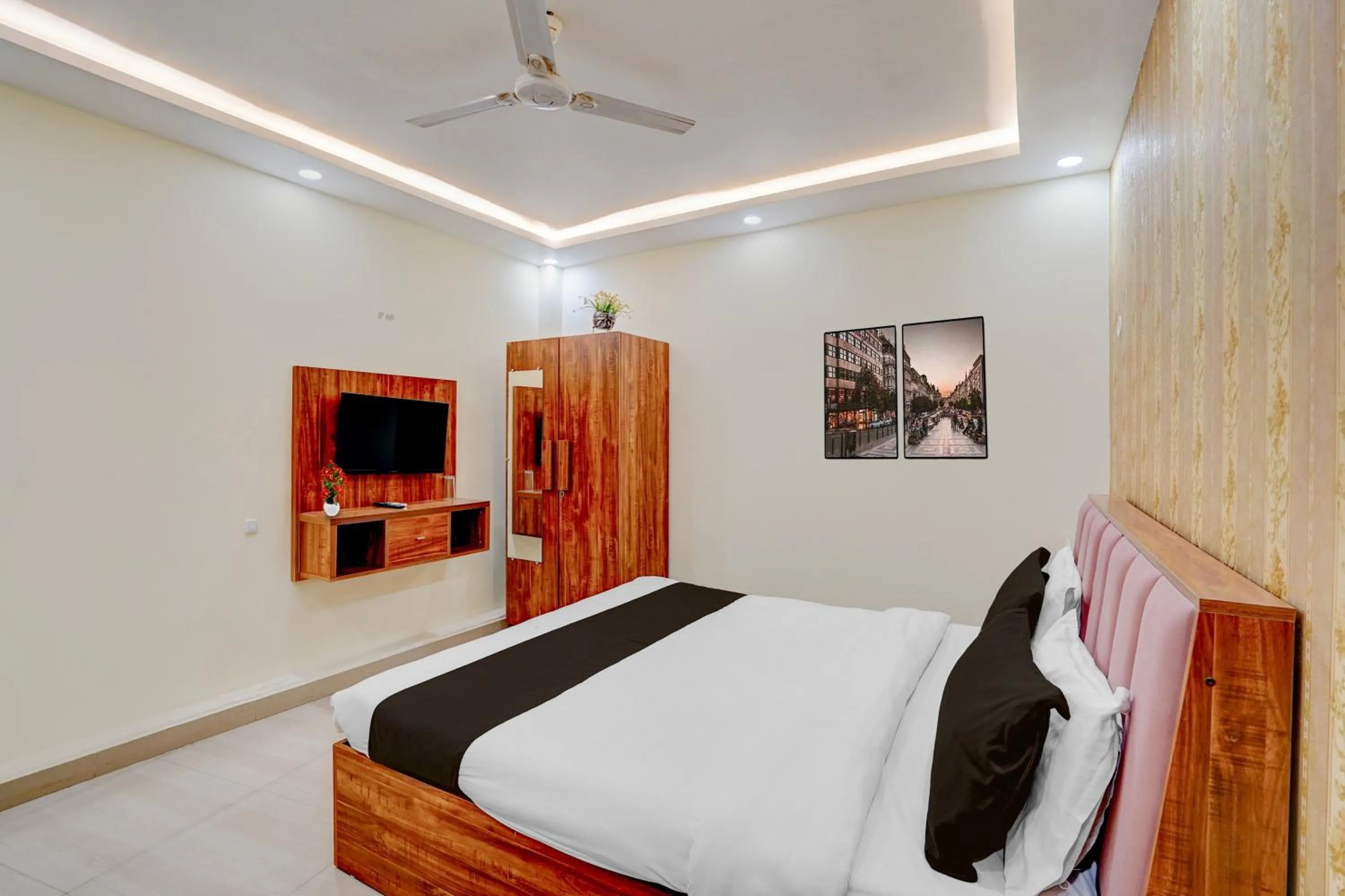 Bedroom, Bed in Hotel O Ramaland Homestay