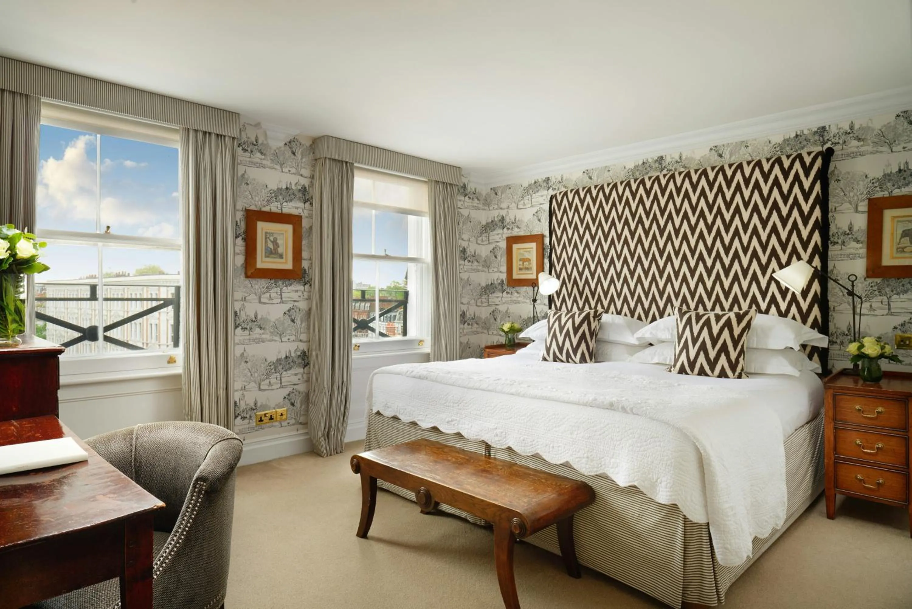 Photo of the whole room, Bed in The Pelham London - Starhotels Collezione