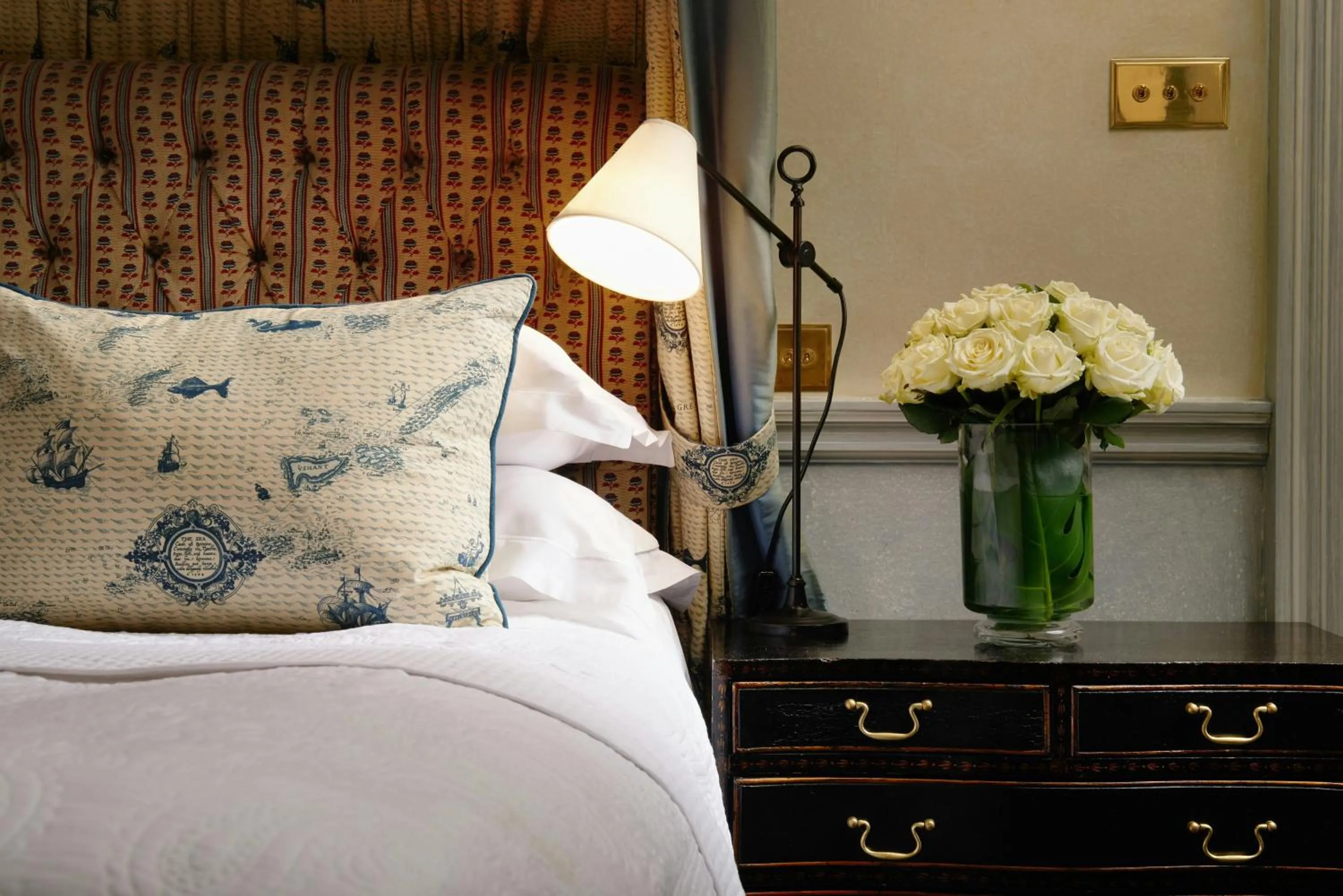 Photo of the whole room, Bed in The Pelham London - Starhotels Collezione