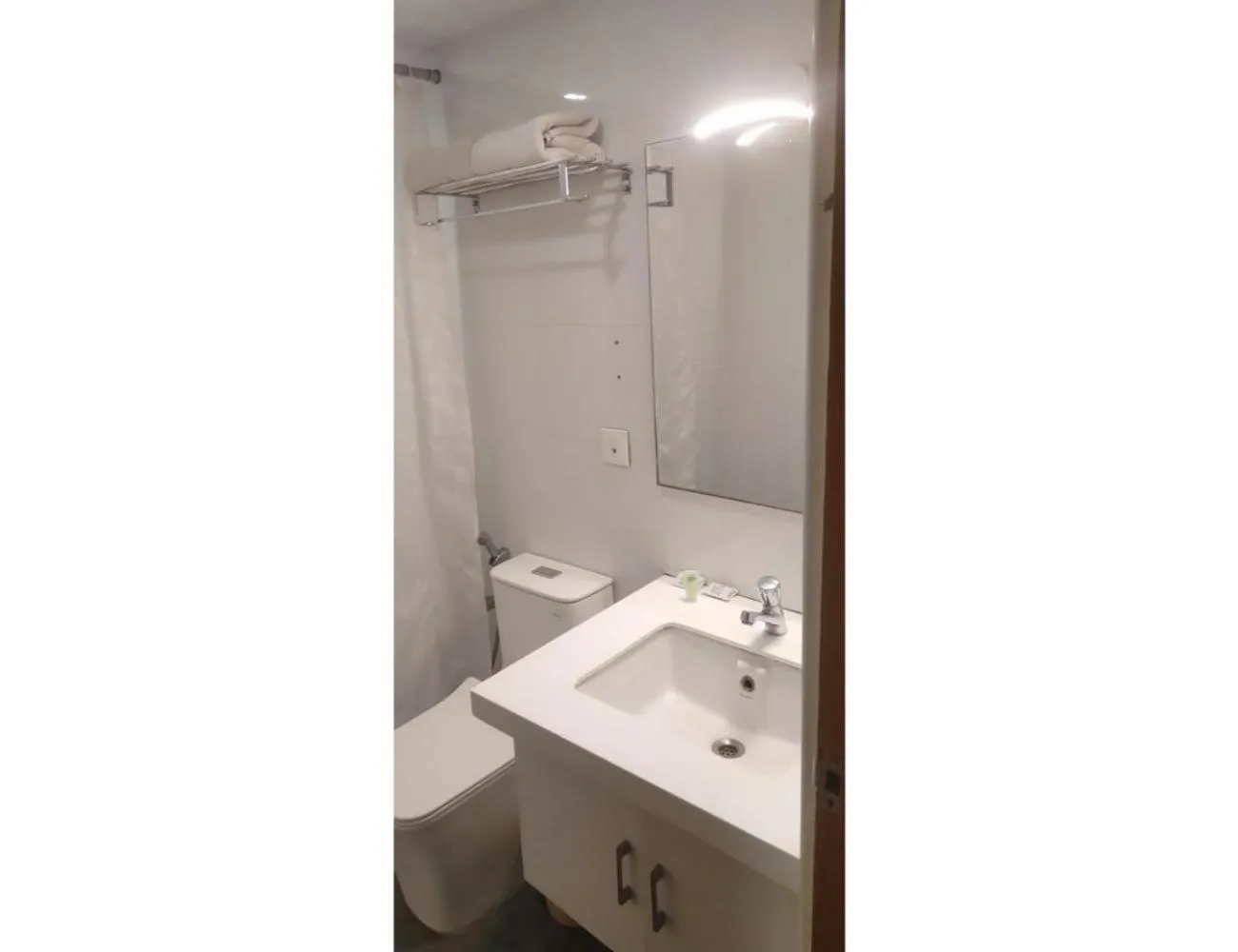 Shower in Hotel Maurya International, Chennai