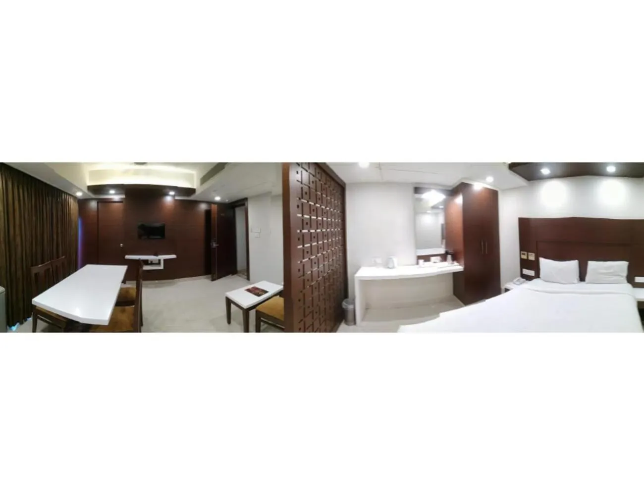 Shower in Hotel Maurya International, Chennai