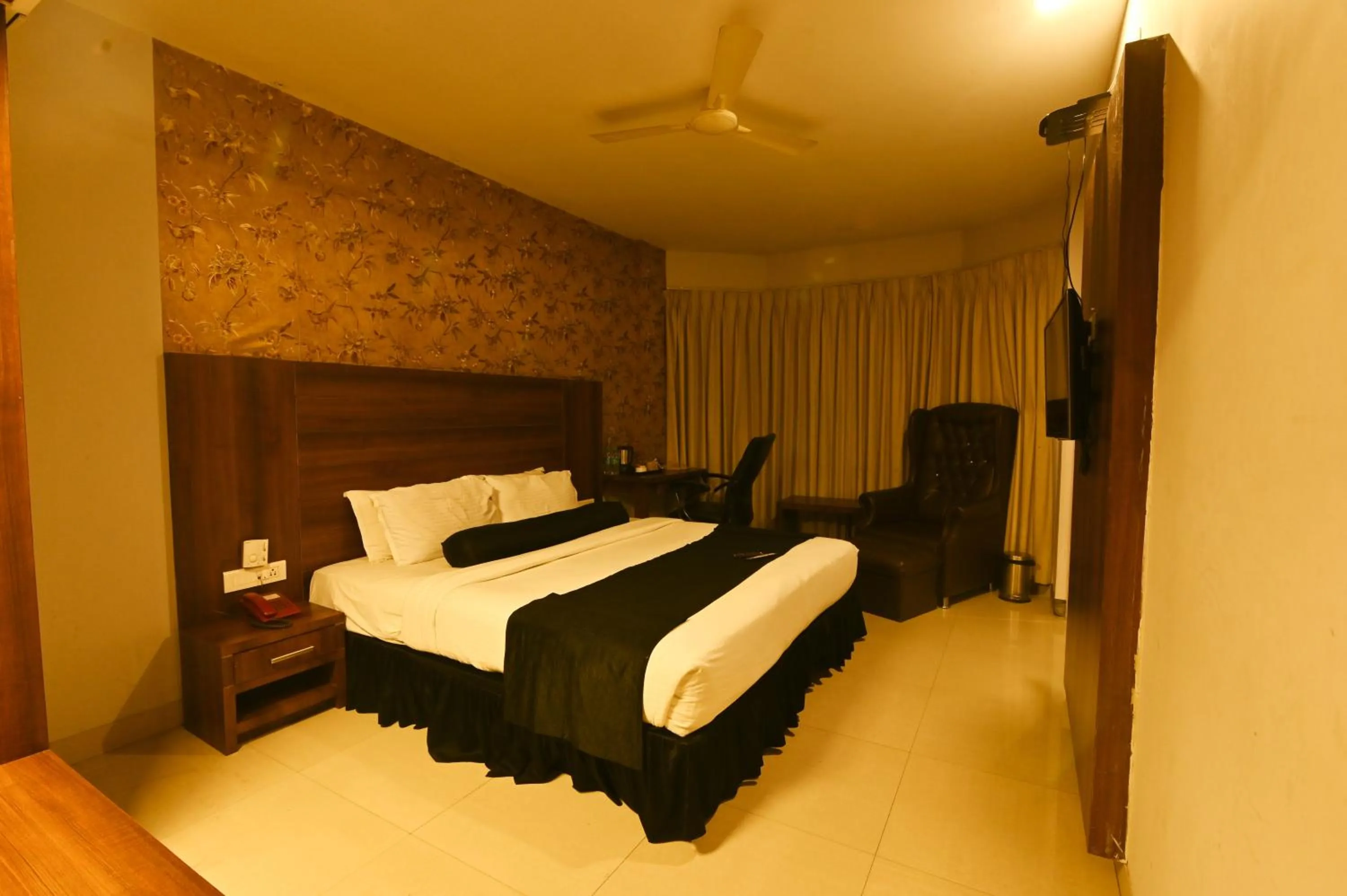 Bed in THE DAWN HOTEL