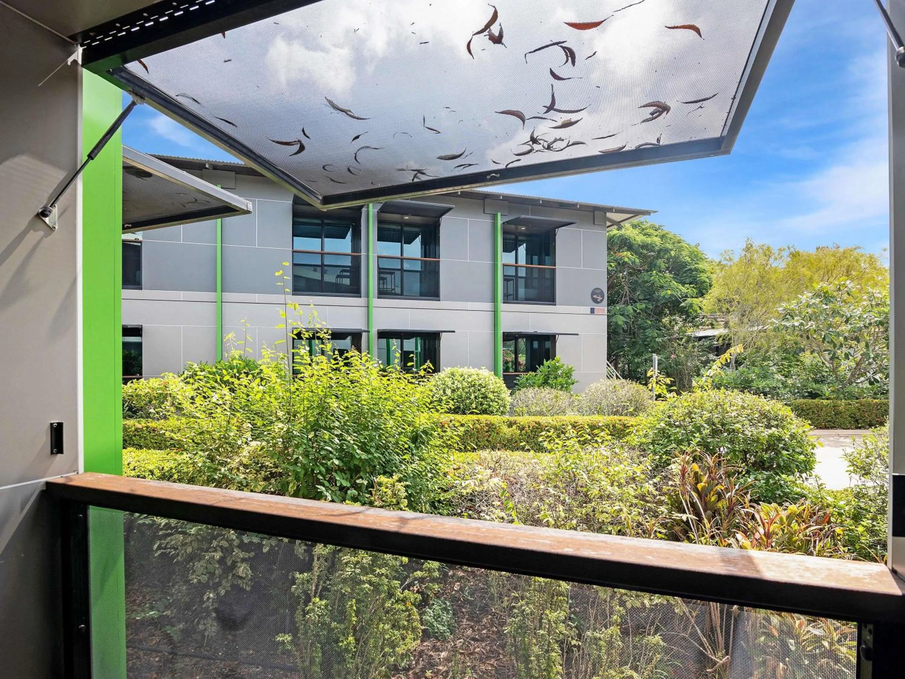 Bedroom in Ibis Darwin Airport Hotel