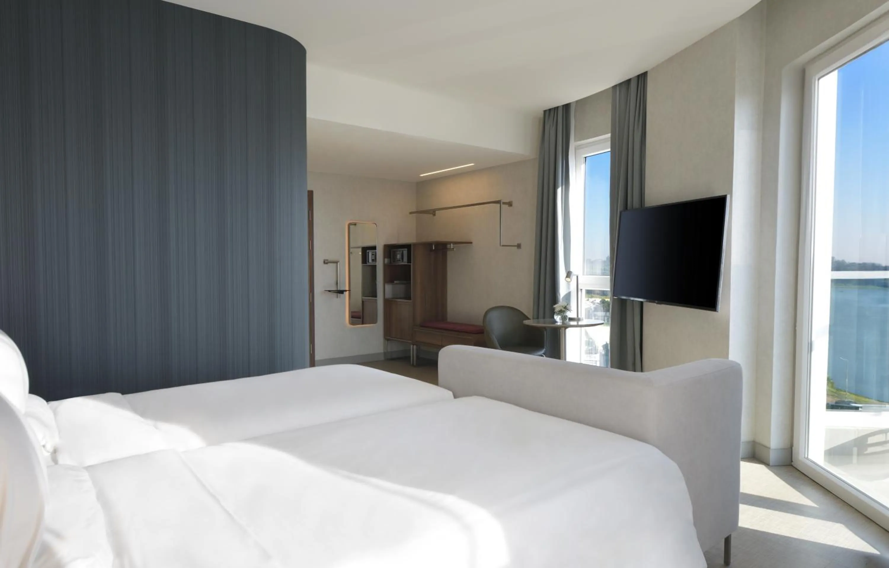 Bedroom, Bed in Novotel Lubumbashi