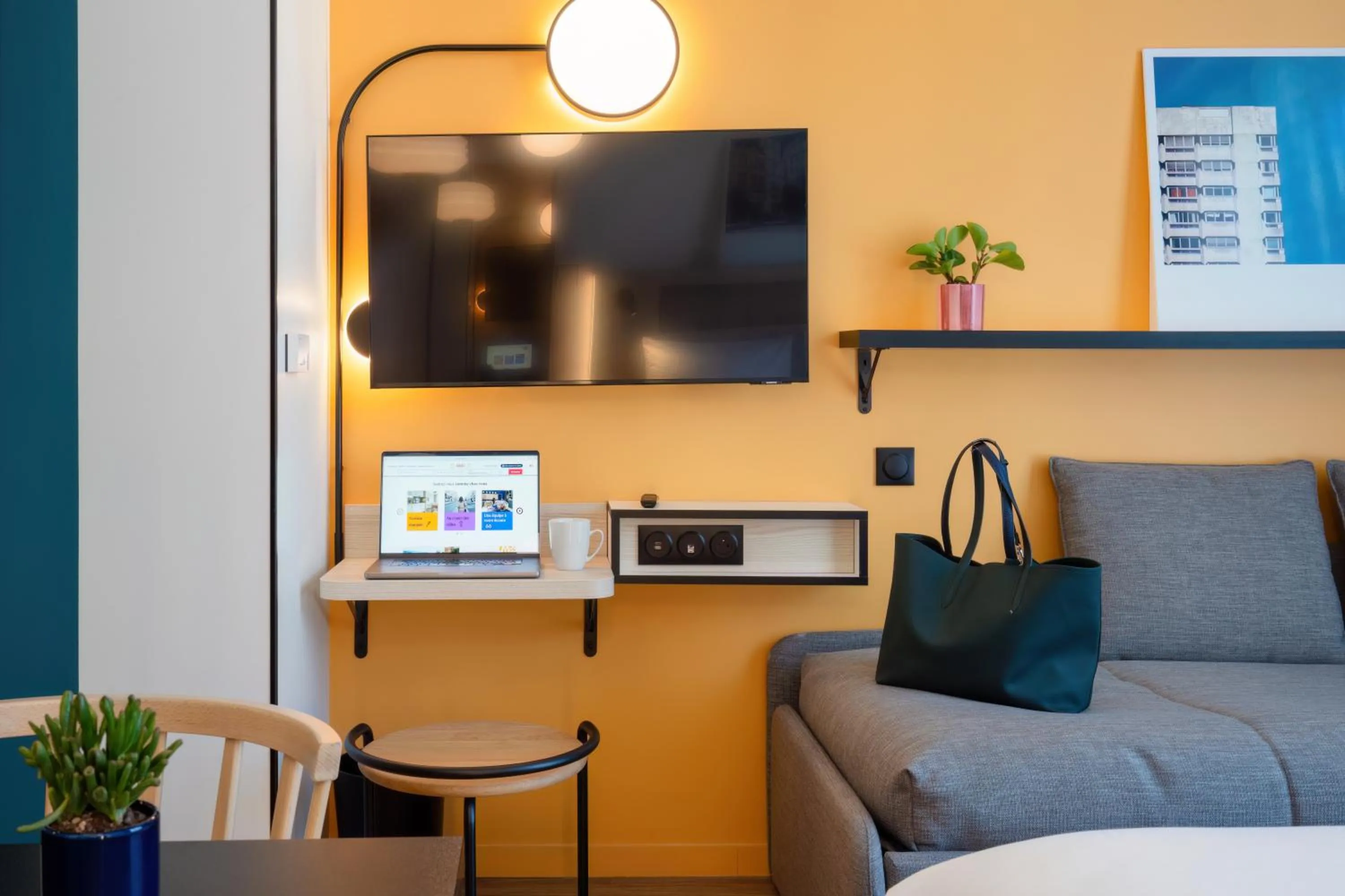 TV and multimedia, Bed in Aparthotel Adagio Access Rouen Centre Cathédrale