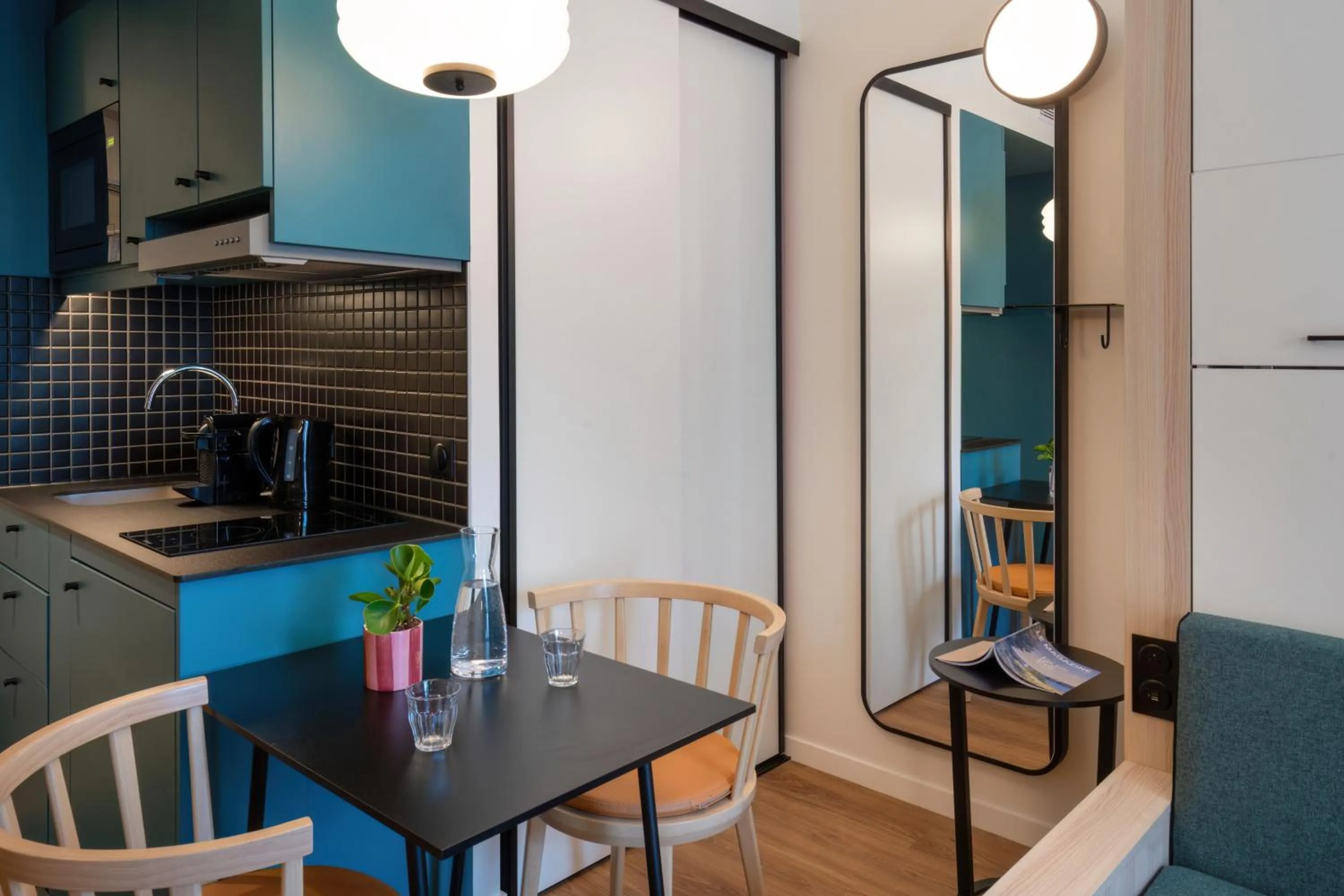 Kitchen or kitchenette in Aparthotel Adagio Access Rouen Centre Cathédrale