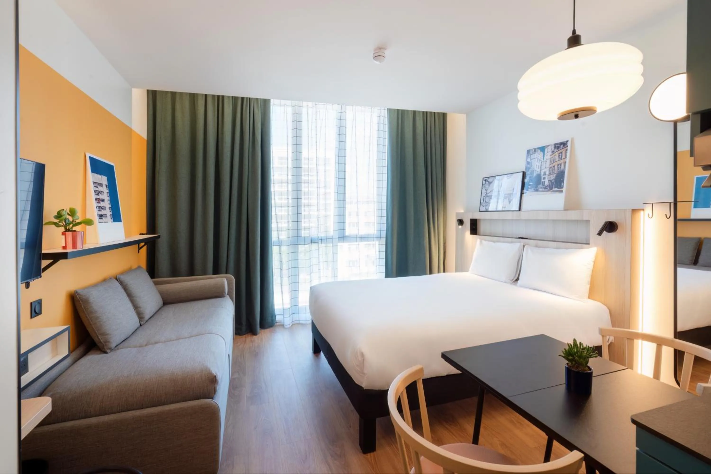 Bedroom, Bed in Aparthotel Adagio Access Rouen Centre Cathédrale