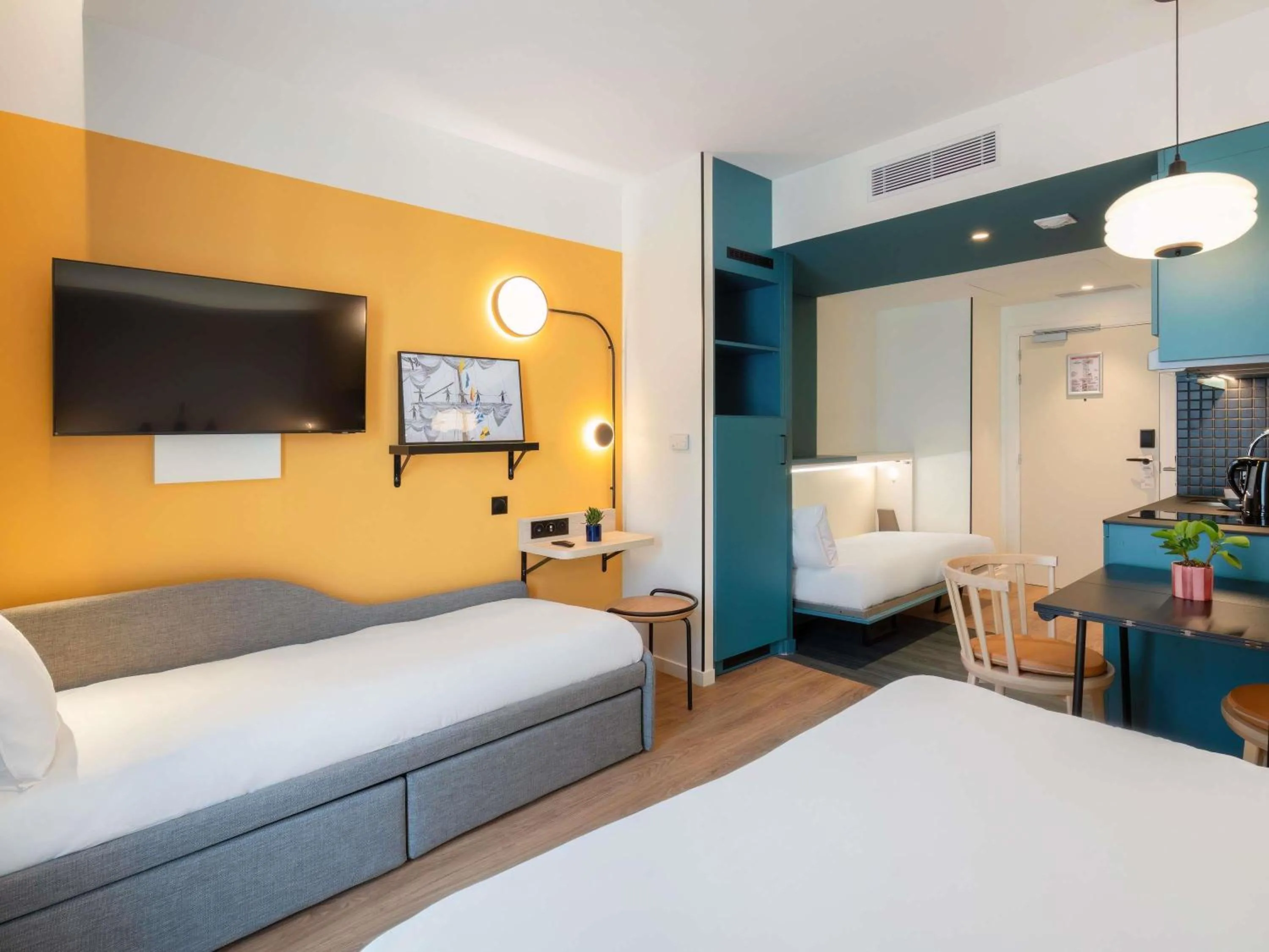 Bedroom, Bed in Aparthotel Adagio Access Rouen Centre Cathédrale