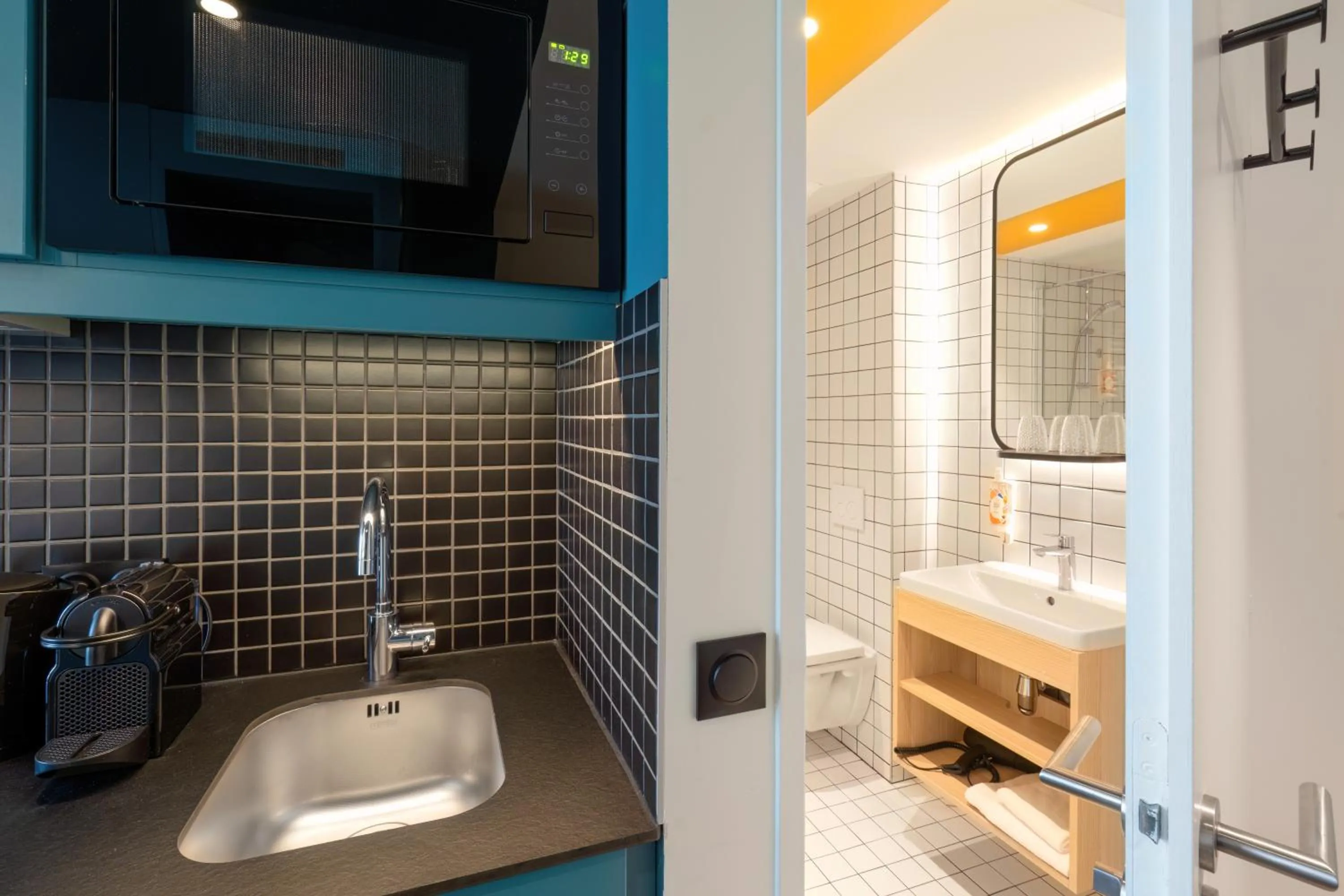 Bathroom in Aparthotel Adagio Access Rouen Centre Cathédrale