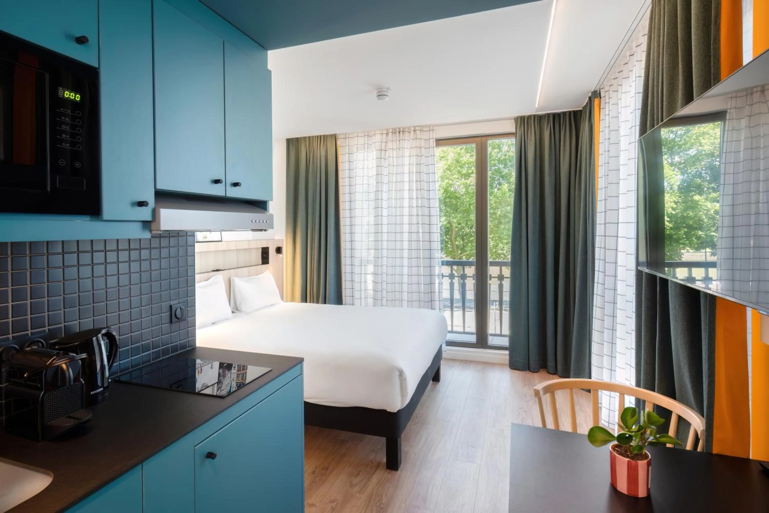 Bed in Aparthotel Adagio Access Rouen Centre Cathédrale