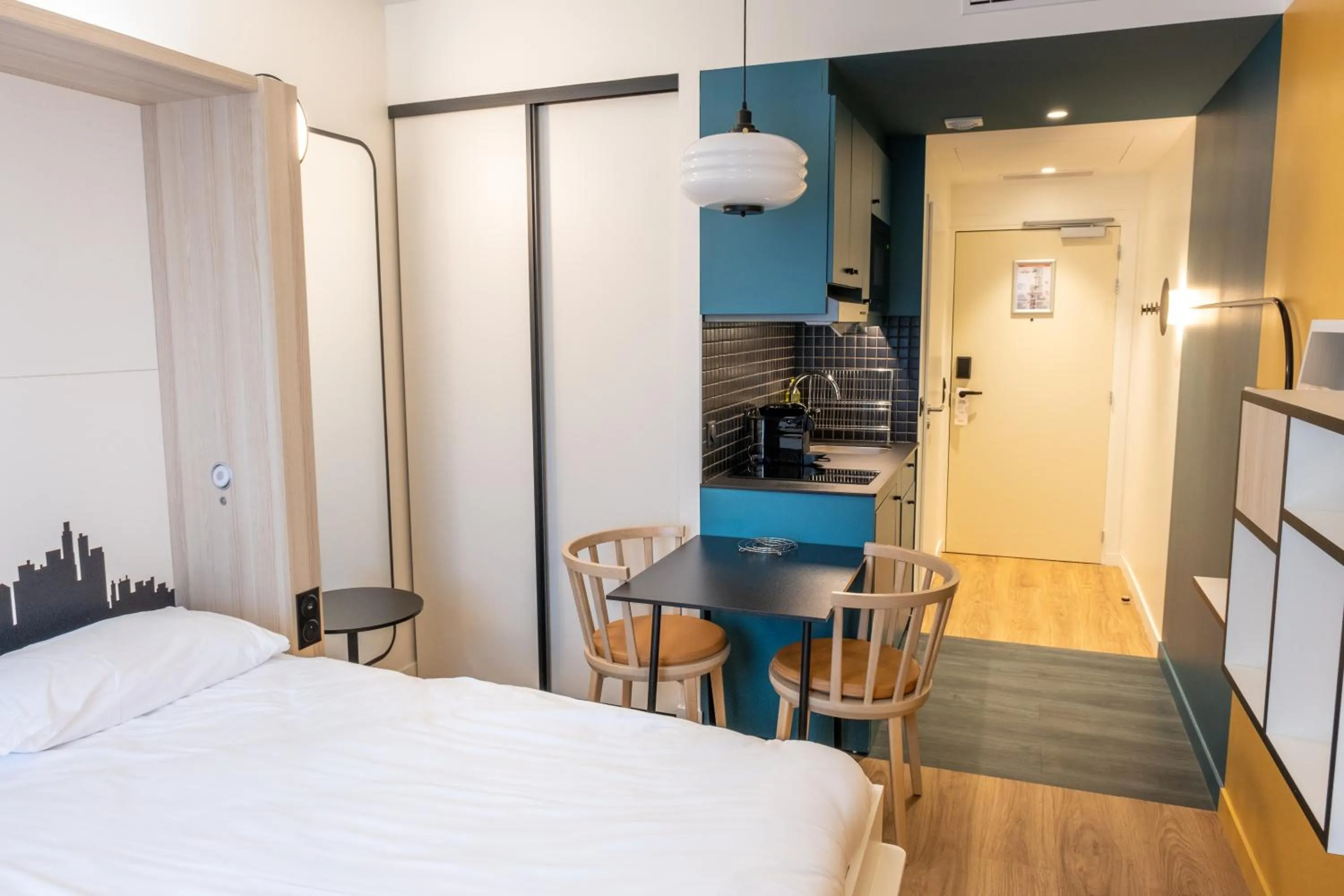 Bed in Aparthotel Adagio Access Rouen Centre Cathédrale