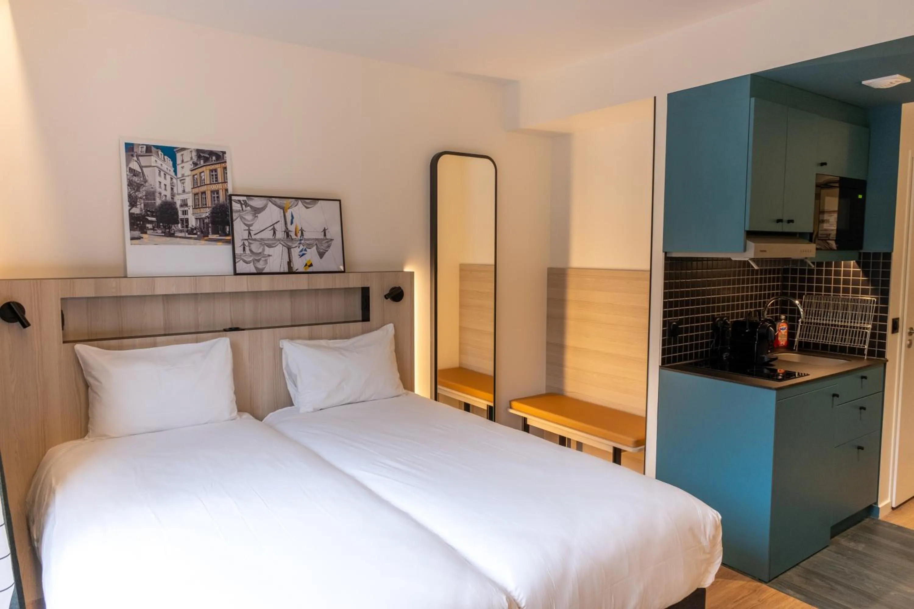 Bed in Aparthotel Adagio Access Rouen Centre Cathédrale