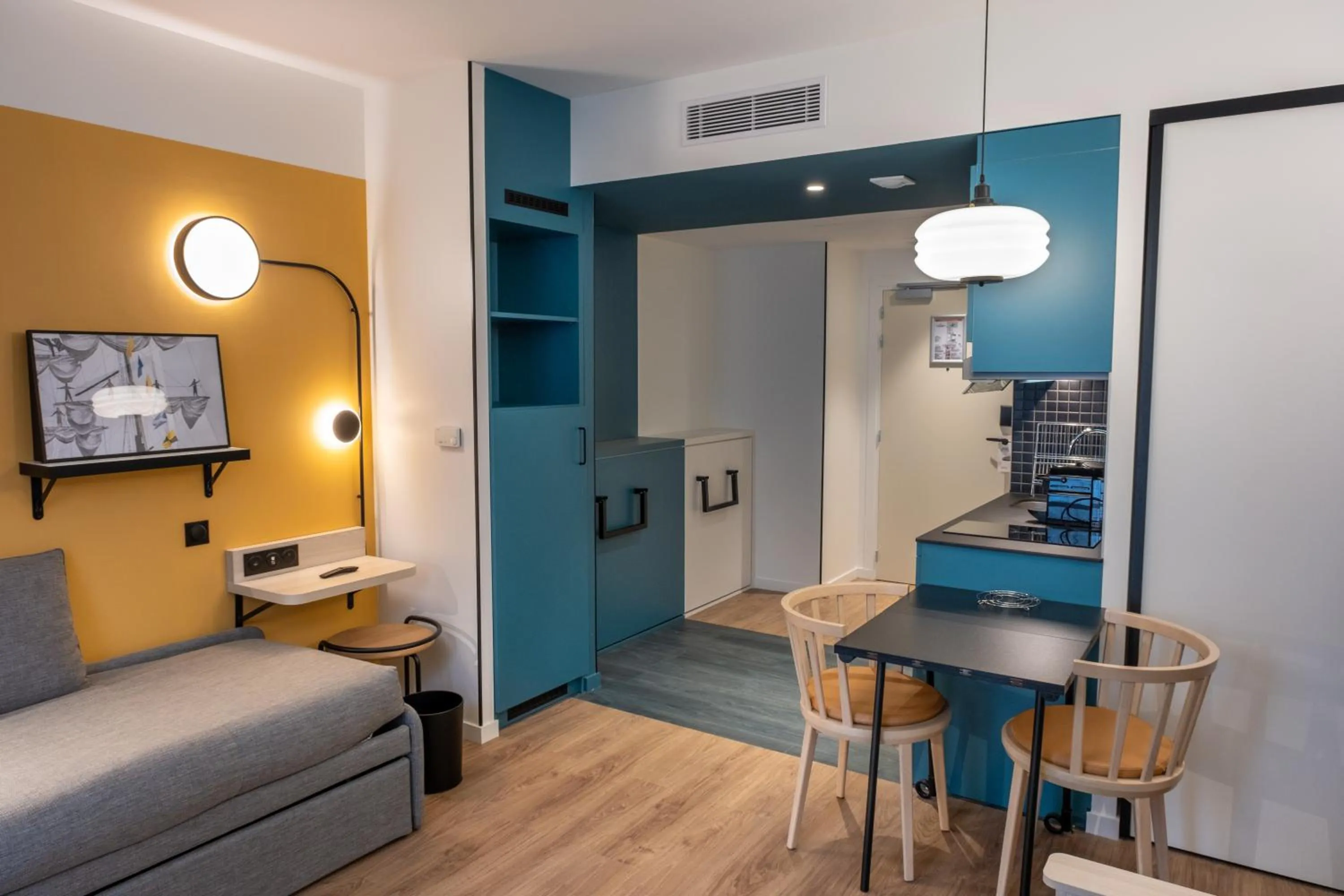 Bed in Aparthotel Adagio Access Rouen Centre Cathédrale