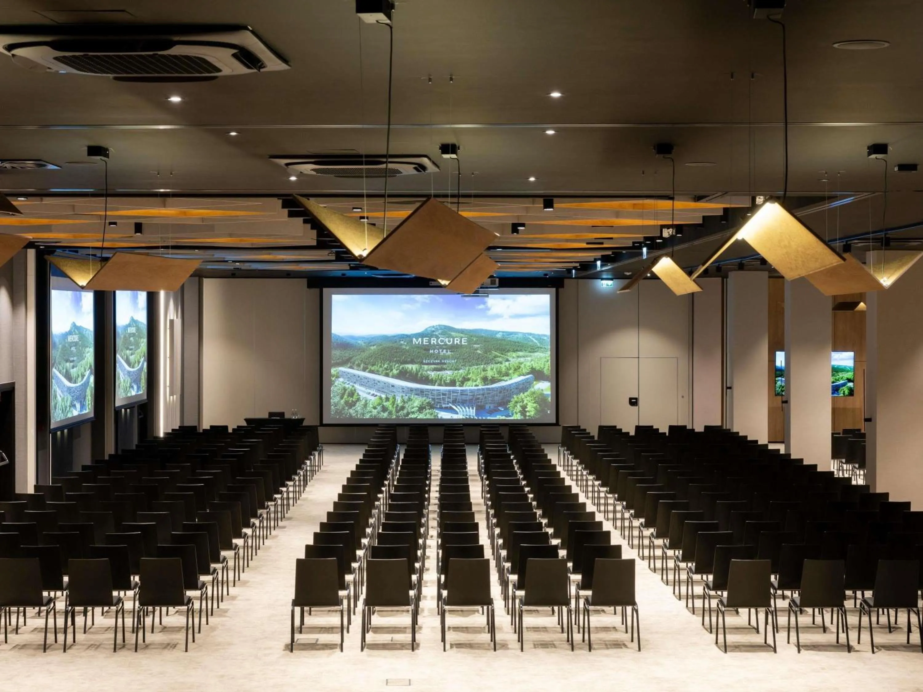 Meeting/conference room in Mercure Szczyrk Resort