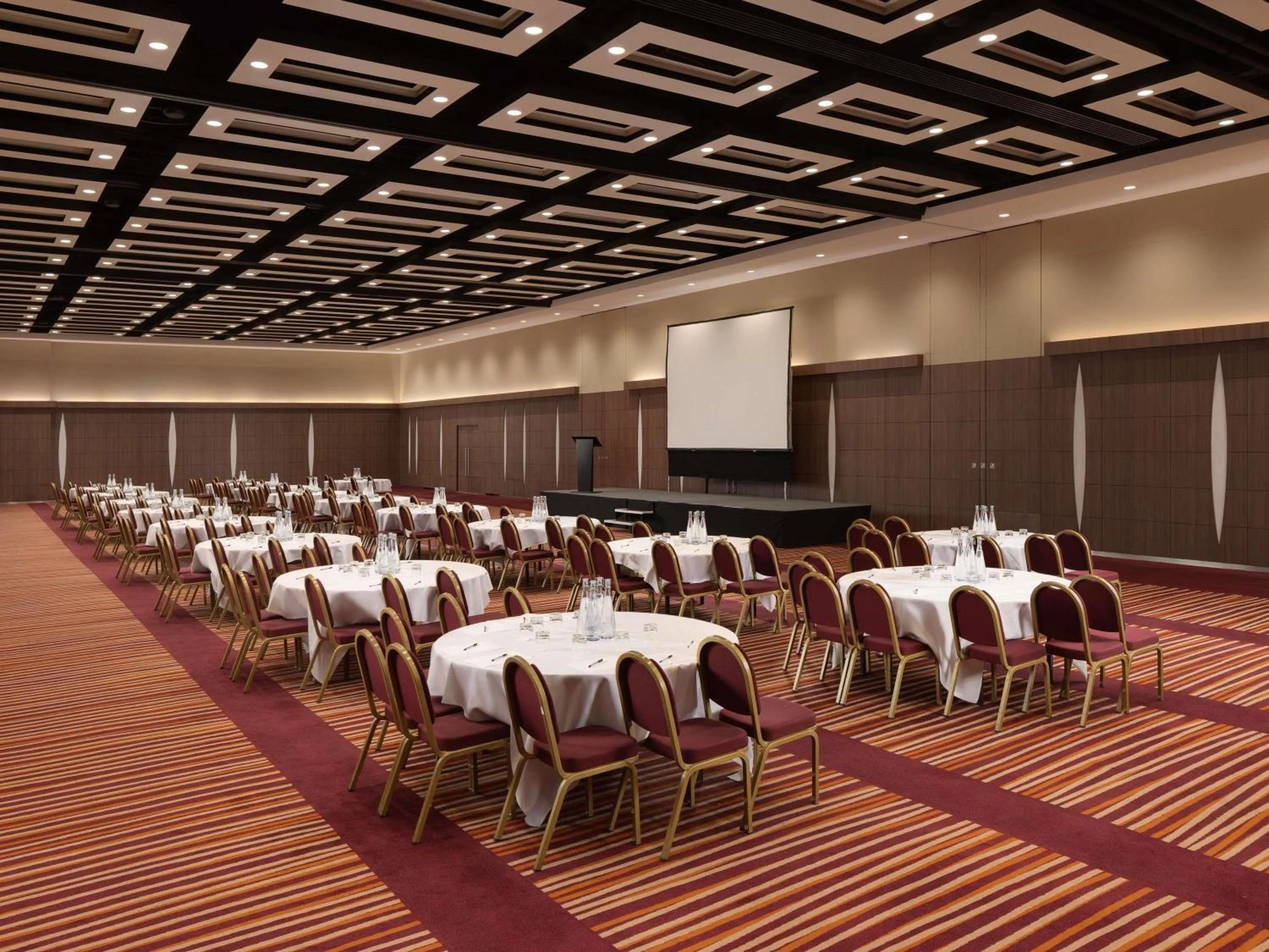 Meeting/conference room in Mercure London Earls Court