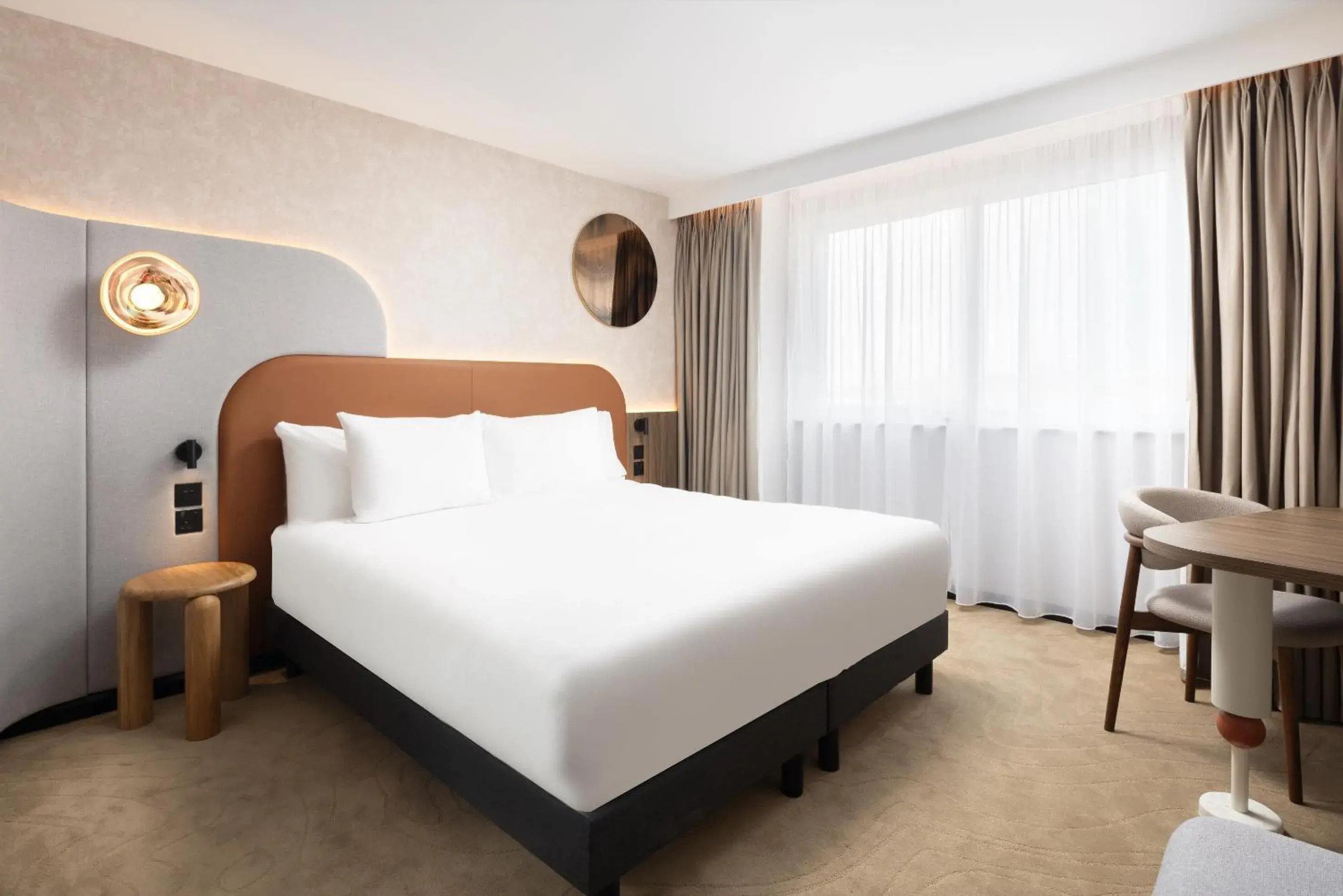 Superior King Room with Rainfall Shower in Mercure London Earls Court Superior King Room with Rainfall Shower in Mercure London Earls Court