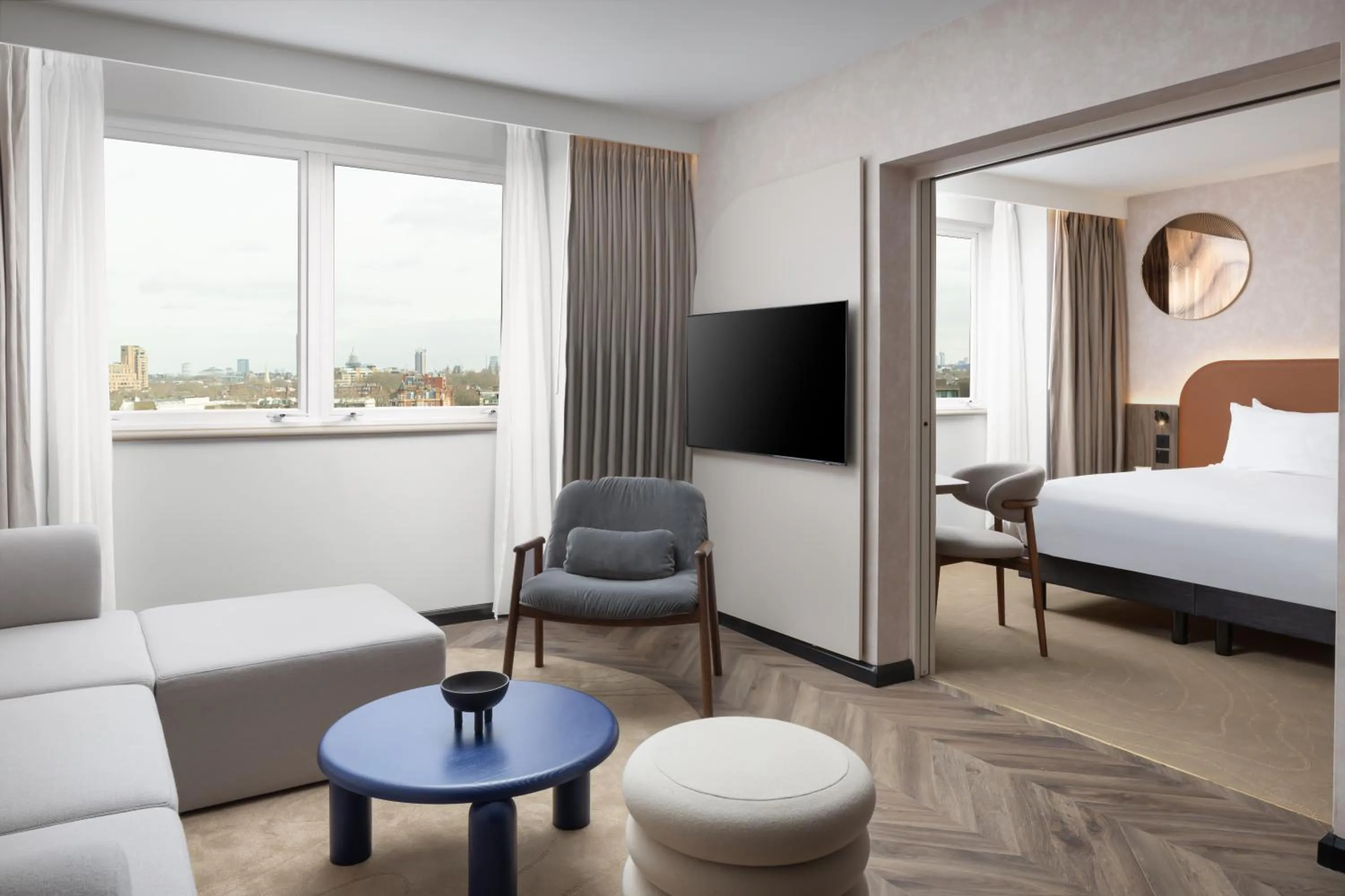 Living room, Bed in Mercure London Earls Court