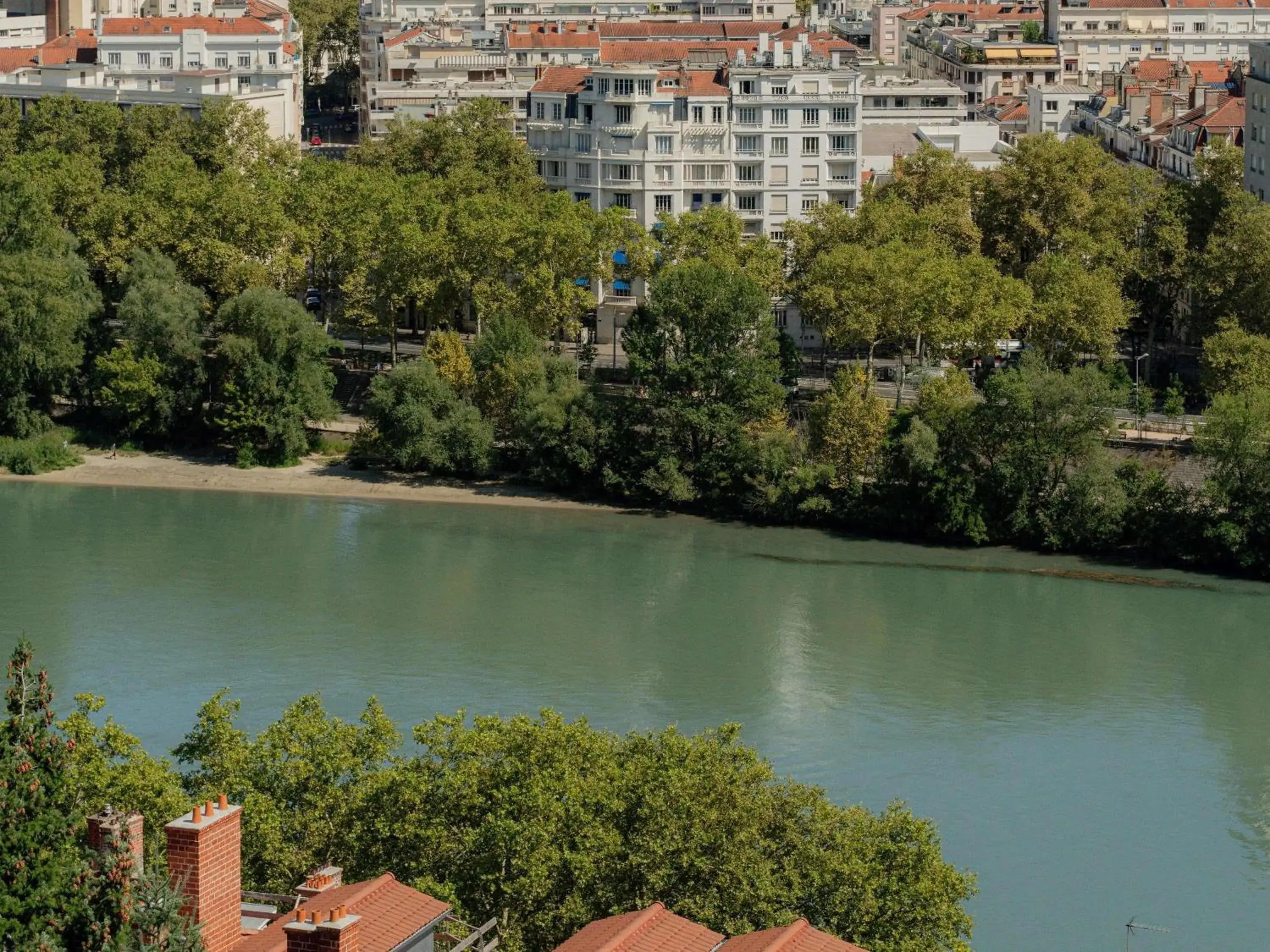 Deluxe Junior Suite - Rhone View in Hôtel Fort St Laurent Lyon - Handwritten Collection Deluxe Junior Suite - Rhone View in Hôtel Fort St Laurent Lyon - Handwritten Collection