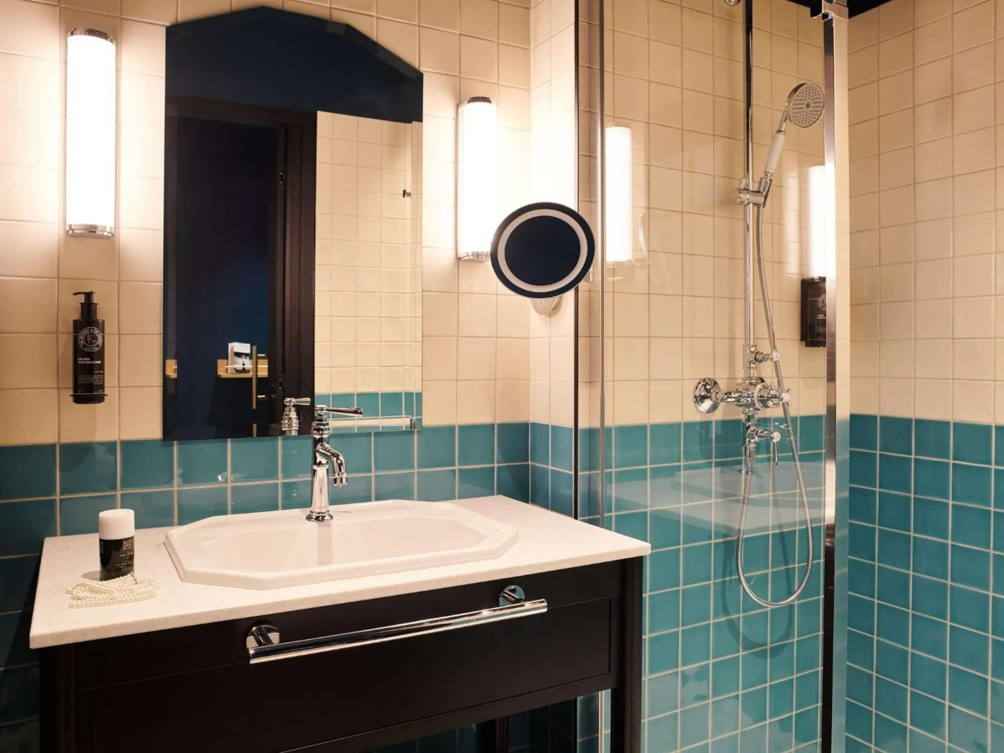 Bathroom in Square Lodge Hotel Accor - La Roche-sur-Yon