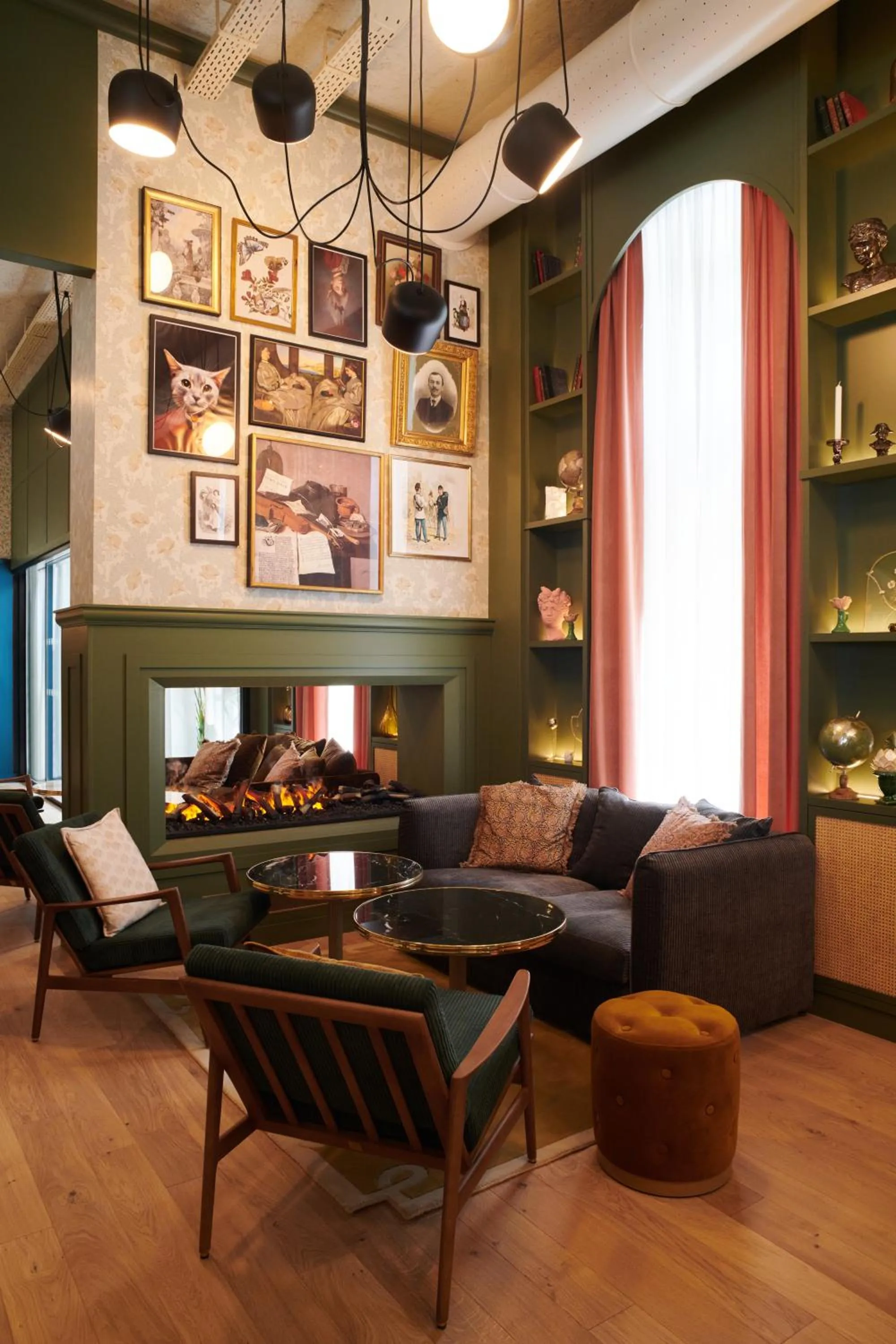 fireplace in Square Lodge Hotel Accor - La Roche-sur-Yon