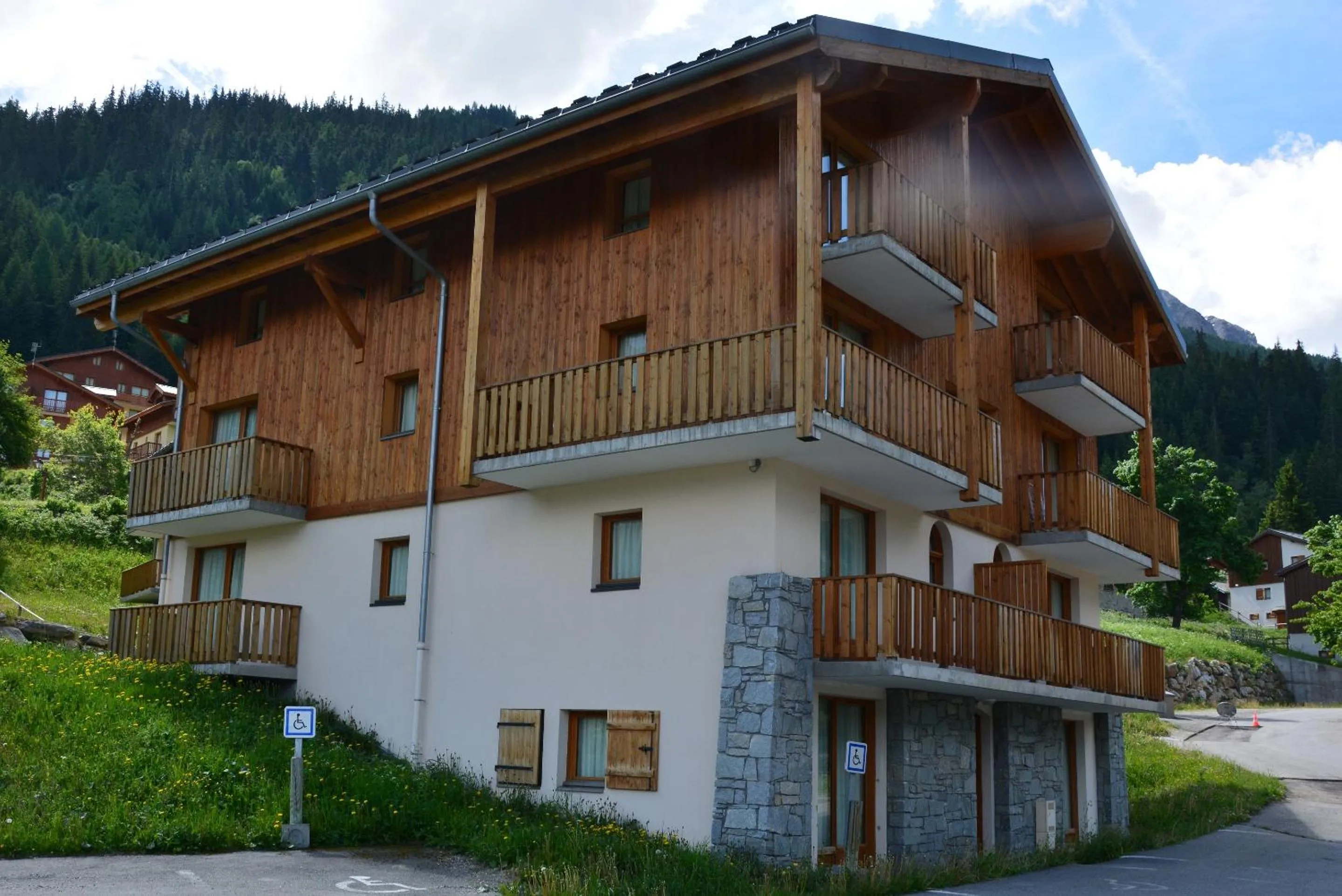 Property building in Vacancéole - Résidence Les Chalets de la Ramoure
