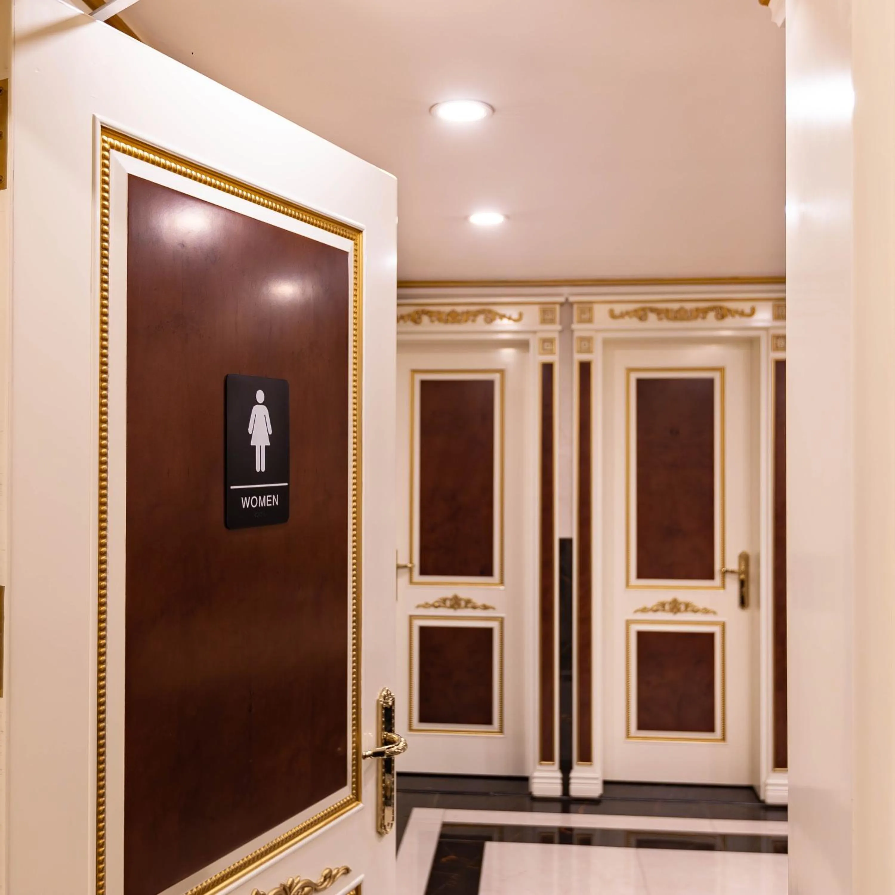 Public Bath in Cristal Erbil Hotel