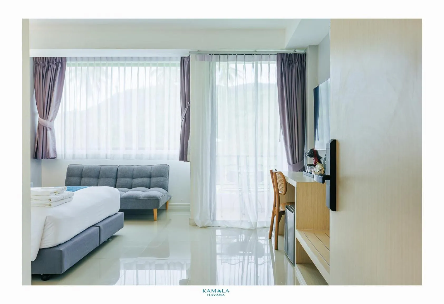 Facility for disabled guests, Bed in Kamala Havana Hotel and Cafe