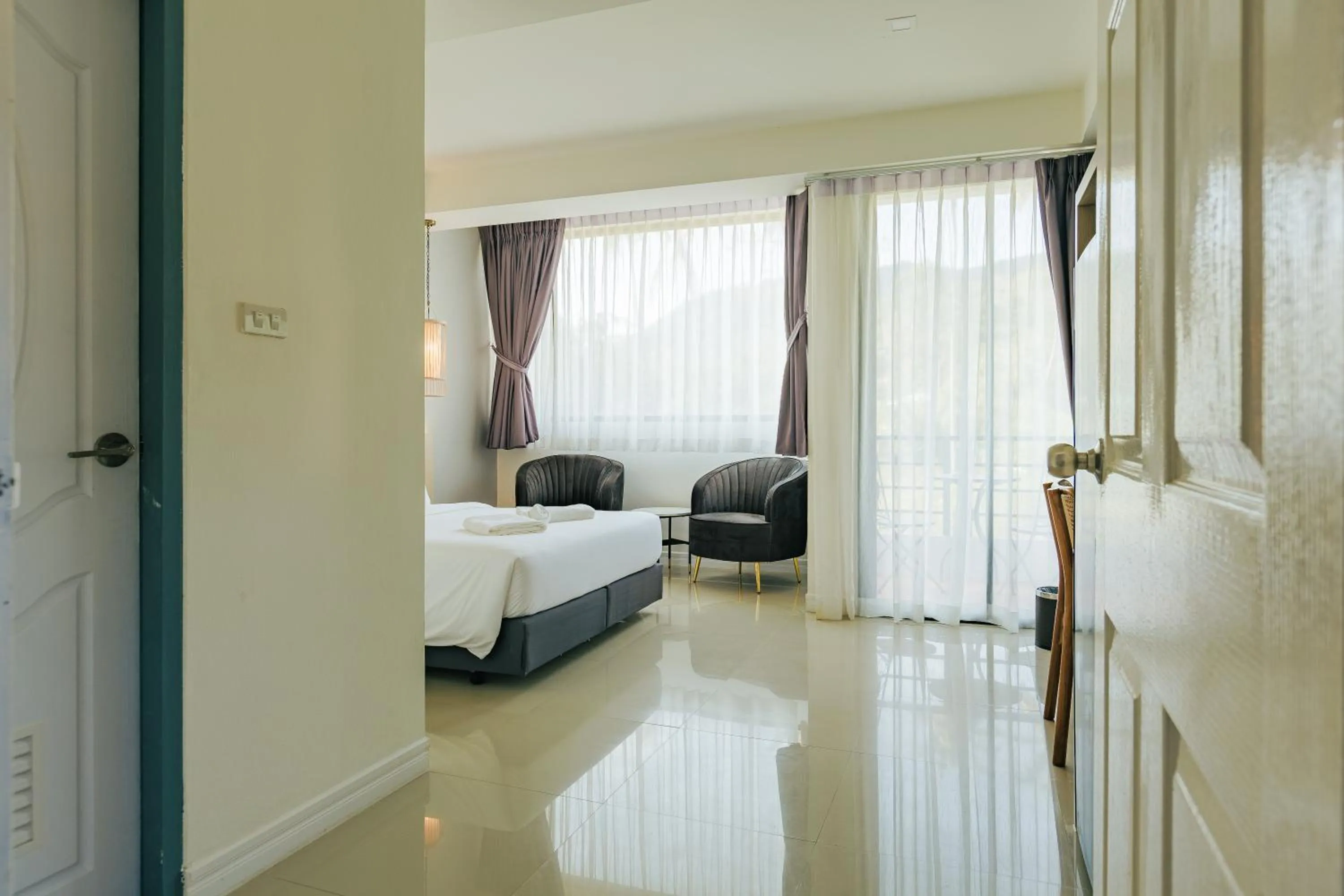 Bed in Kamala Havana Hotel and Cafe