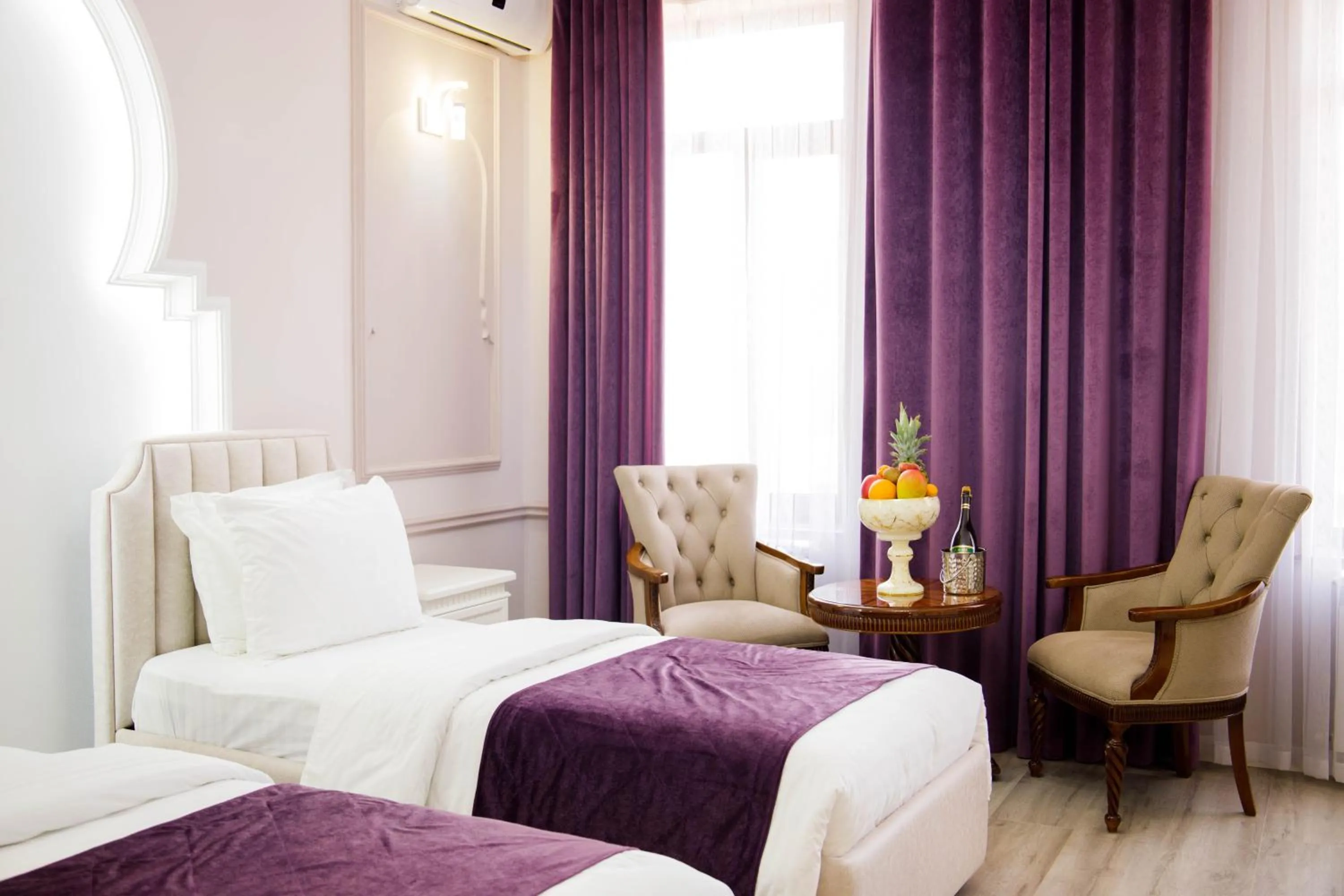 Bed in Hotel Dali Samarkand