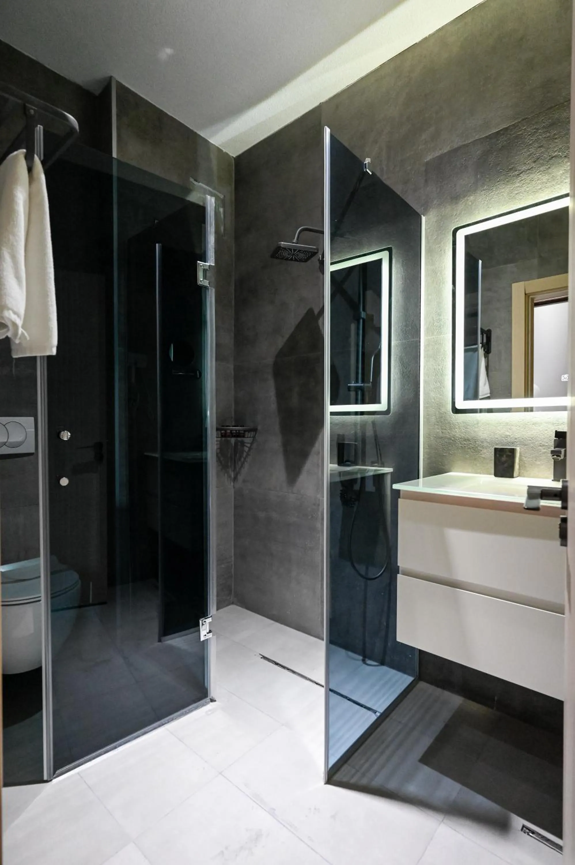 Shower in Grey Star Hotel