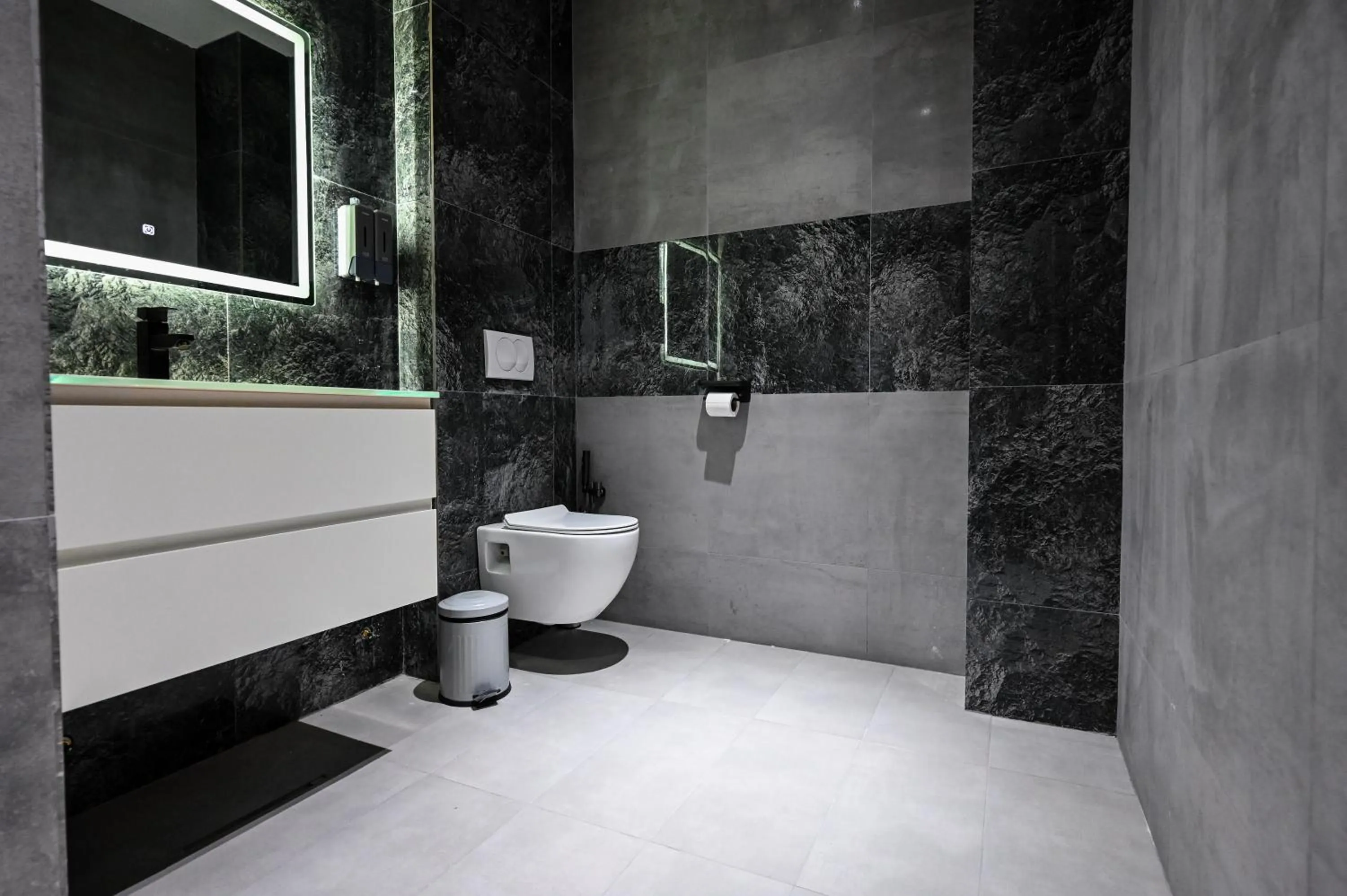 Toilet in Grey Star Hotel