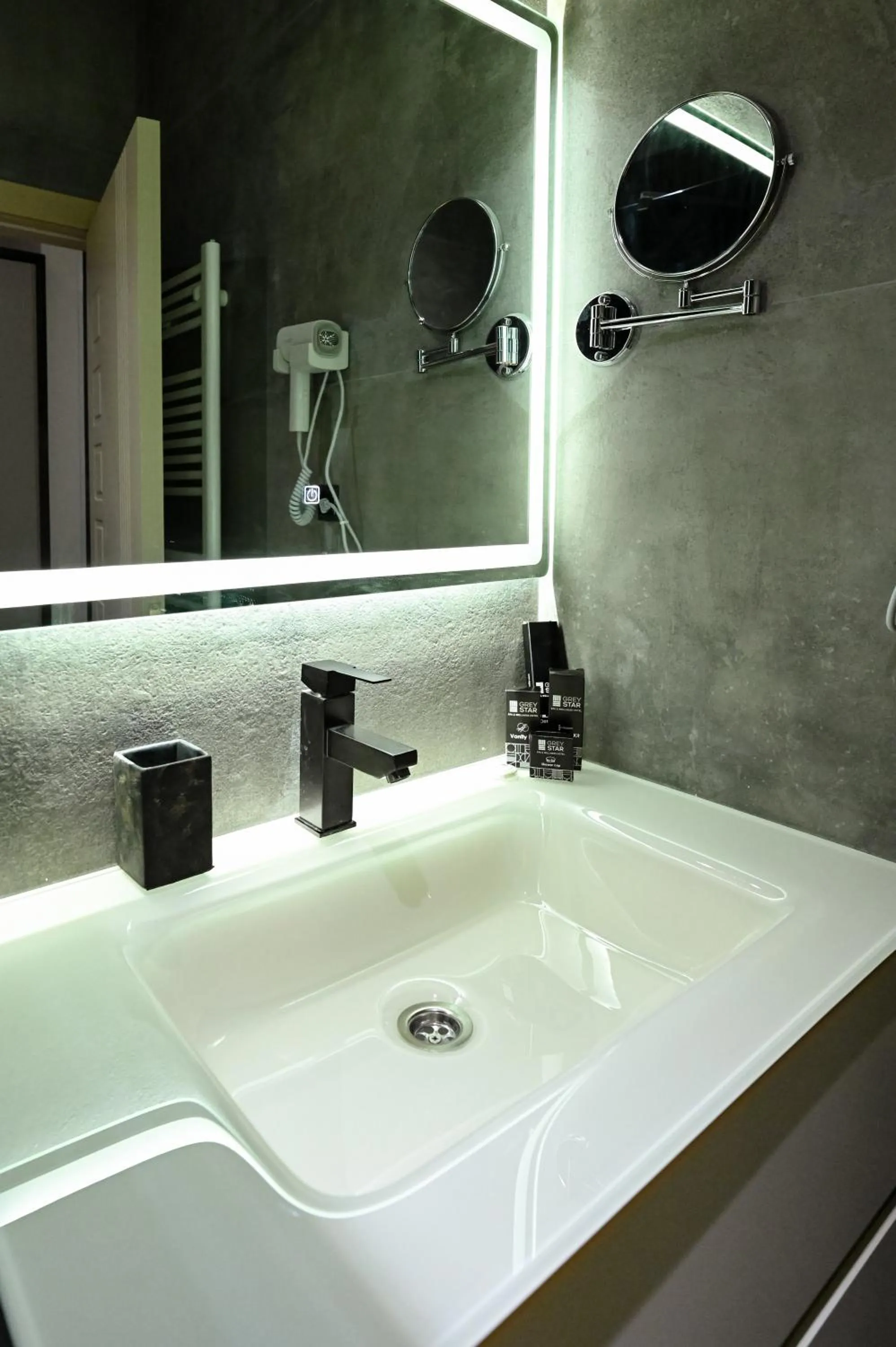 Toilet in Grey Star Hotel