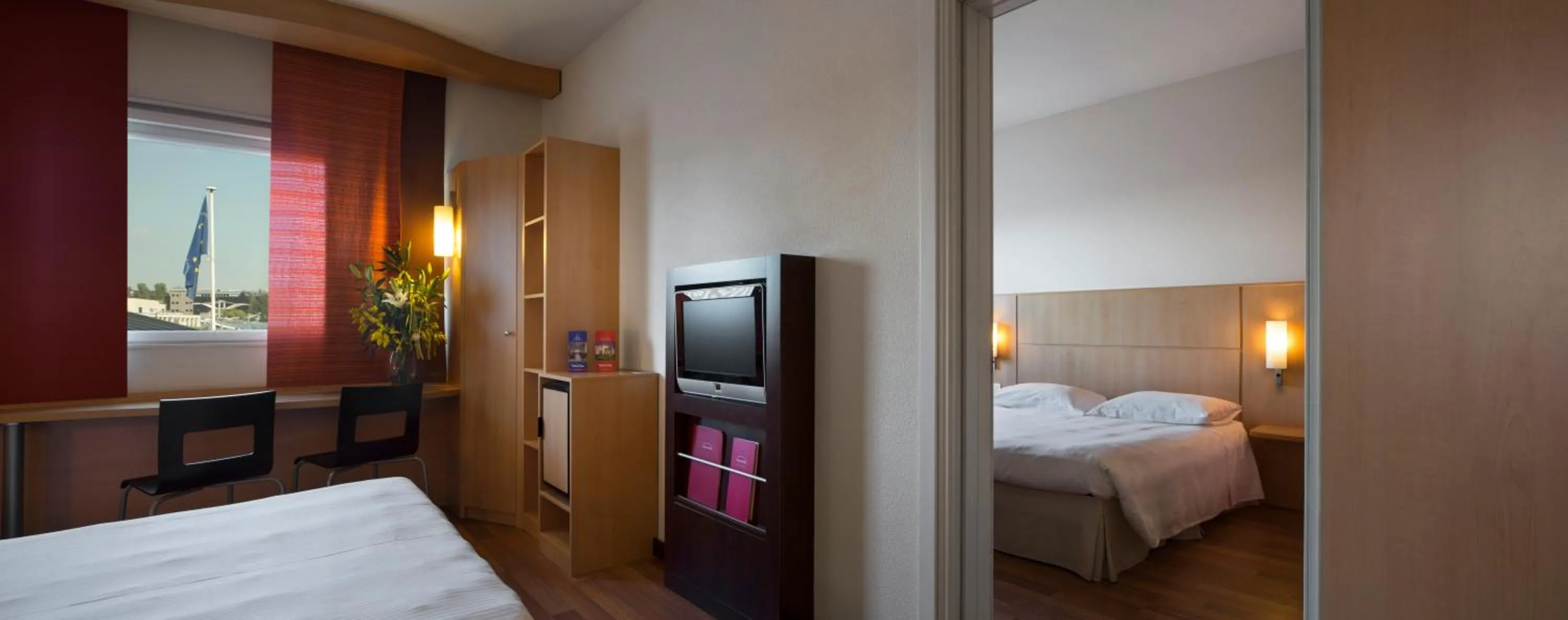 Photo of the whole room, Bed in Hotel Rafael