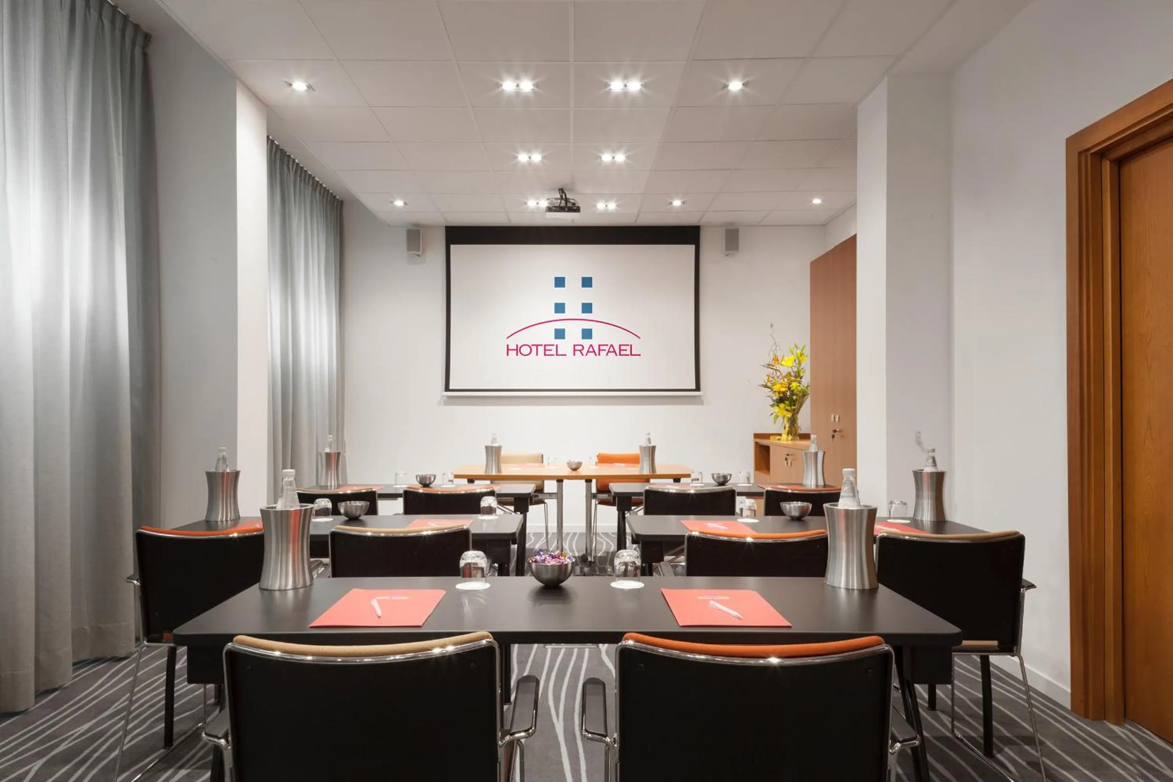 Meeting/conference room in Hotel Rafael