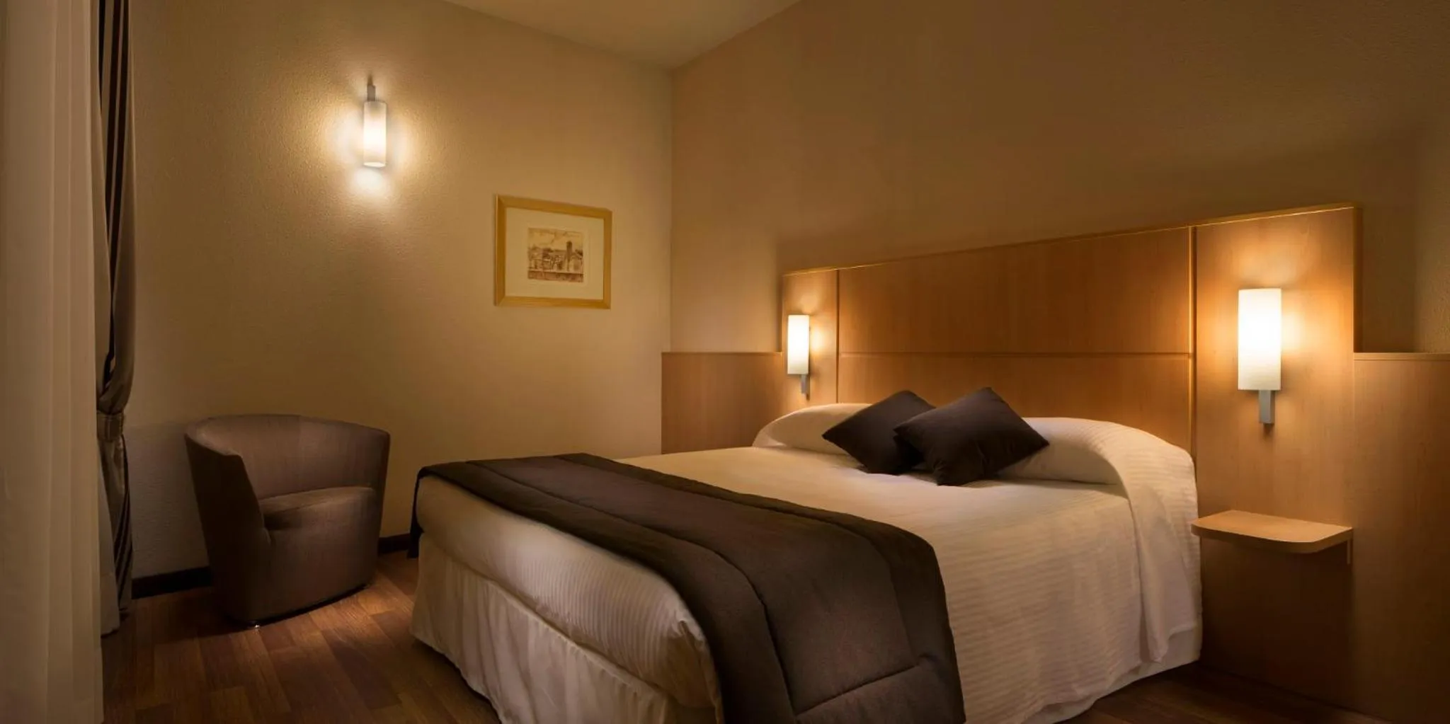 Photo of the whole room, Bed in Hotel Rafael