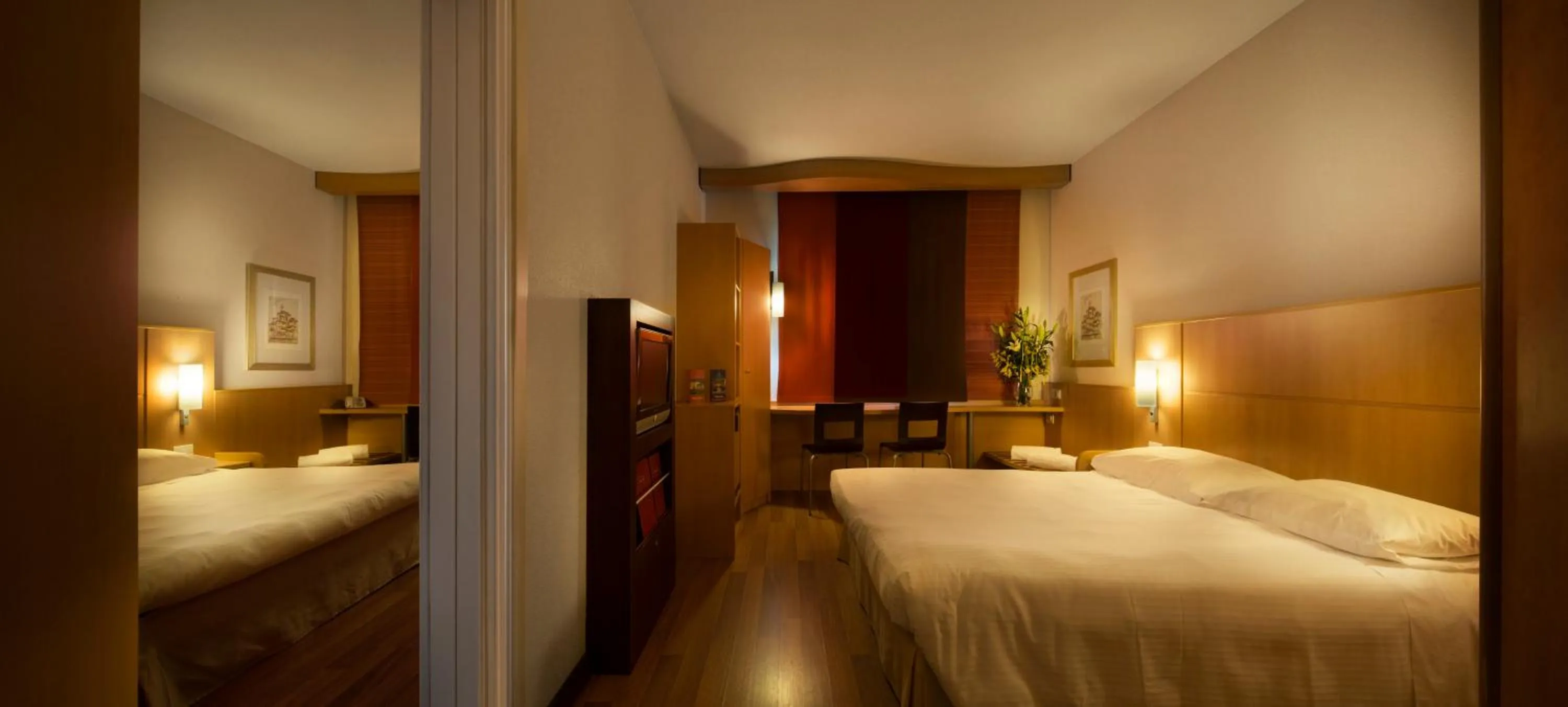 Photo of the whole room, Bed in Hotel Rafael