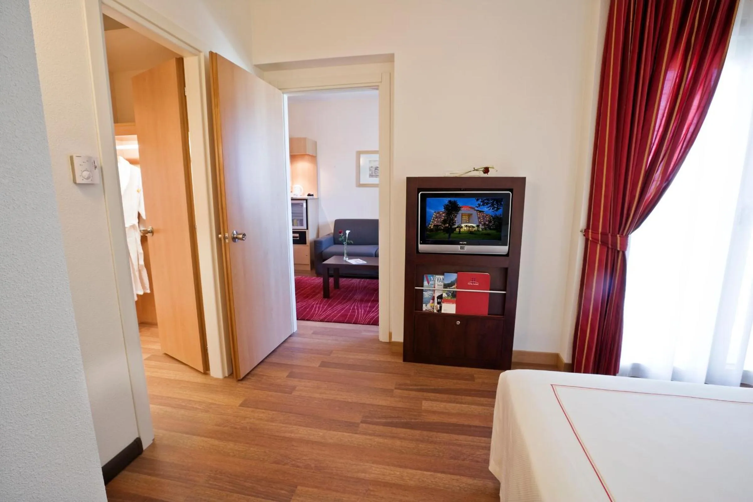 TV and multimedia, Bed in Hotel Rafael