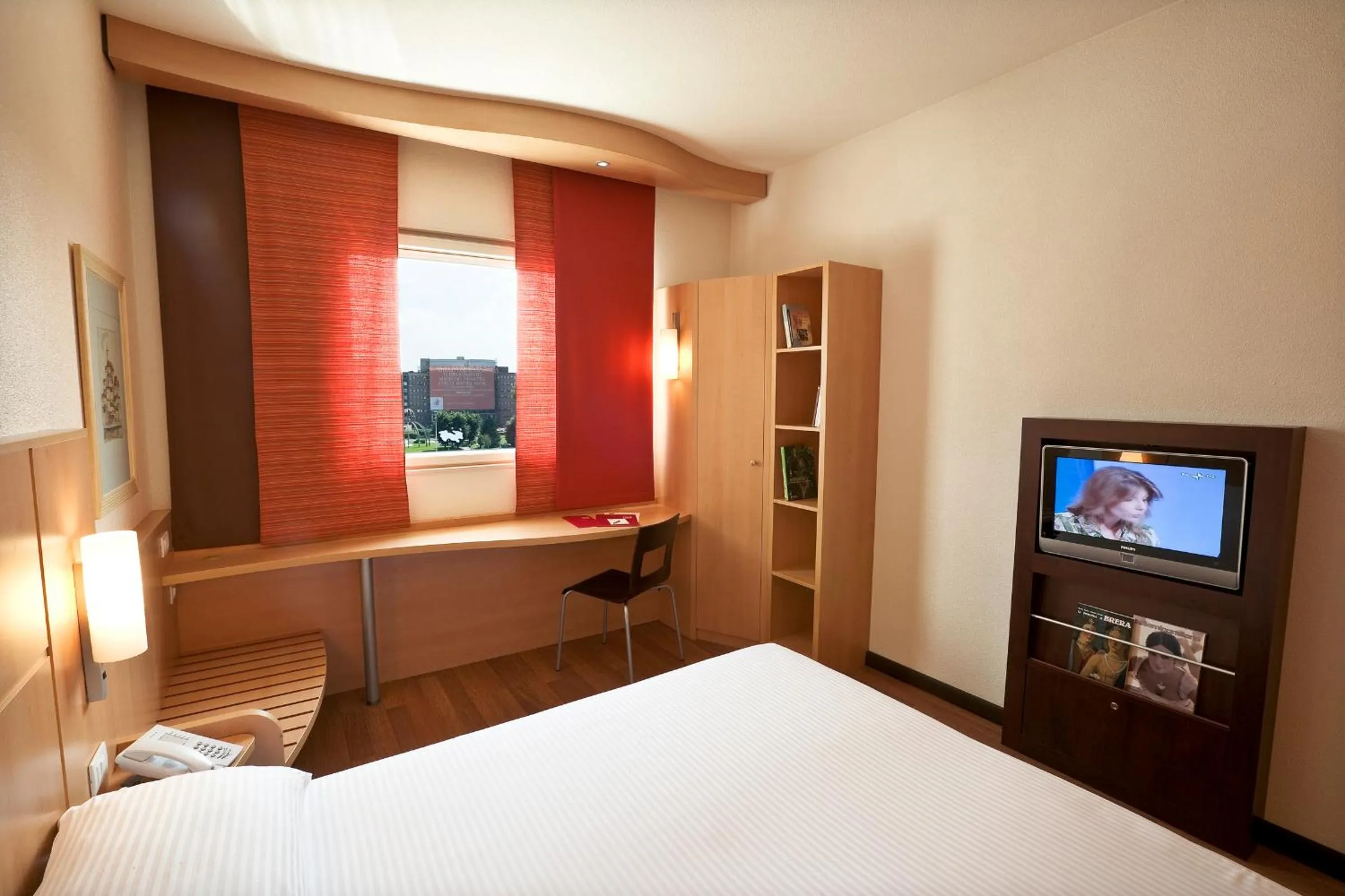 Photo of the whole room, Bed in Hotel Rafael