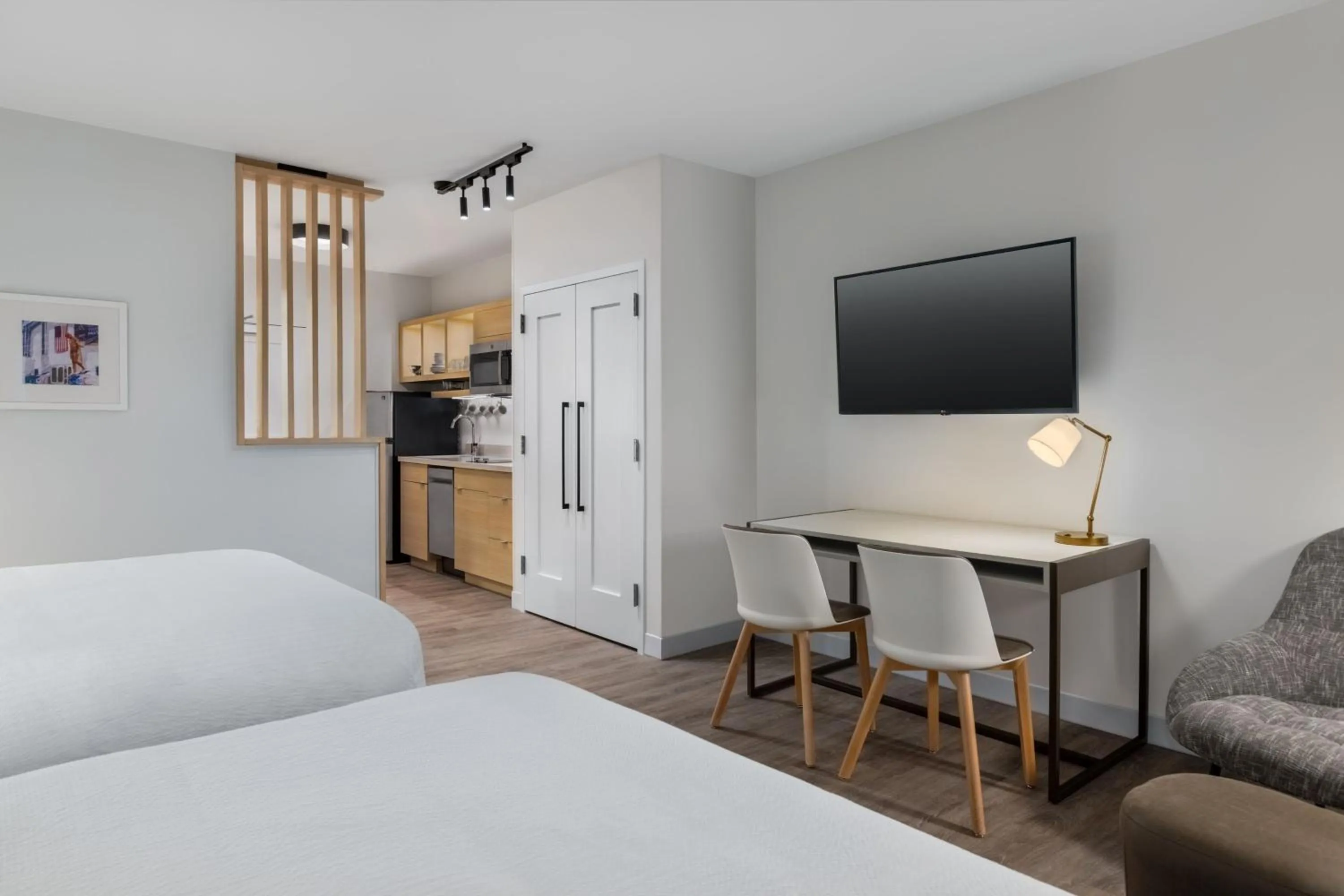 Photo of the whole room, Bed in TownePlace Suites by Marriott Geneva at SPIRE Academy