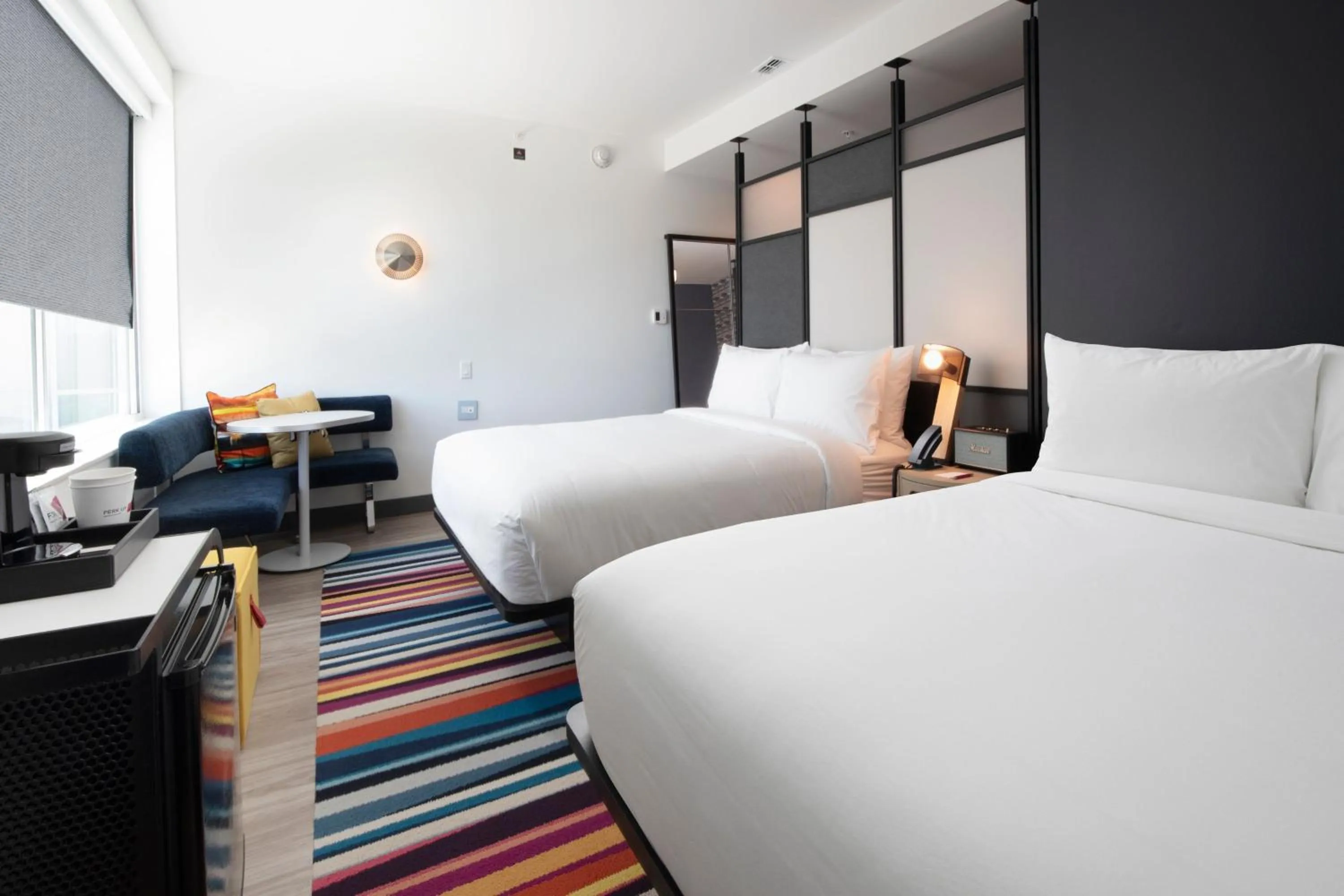 Photo of the whole room, Bed in Aloft McAllen