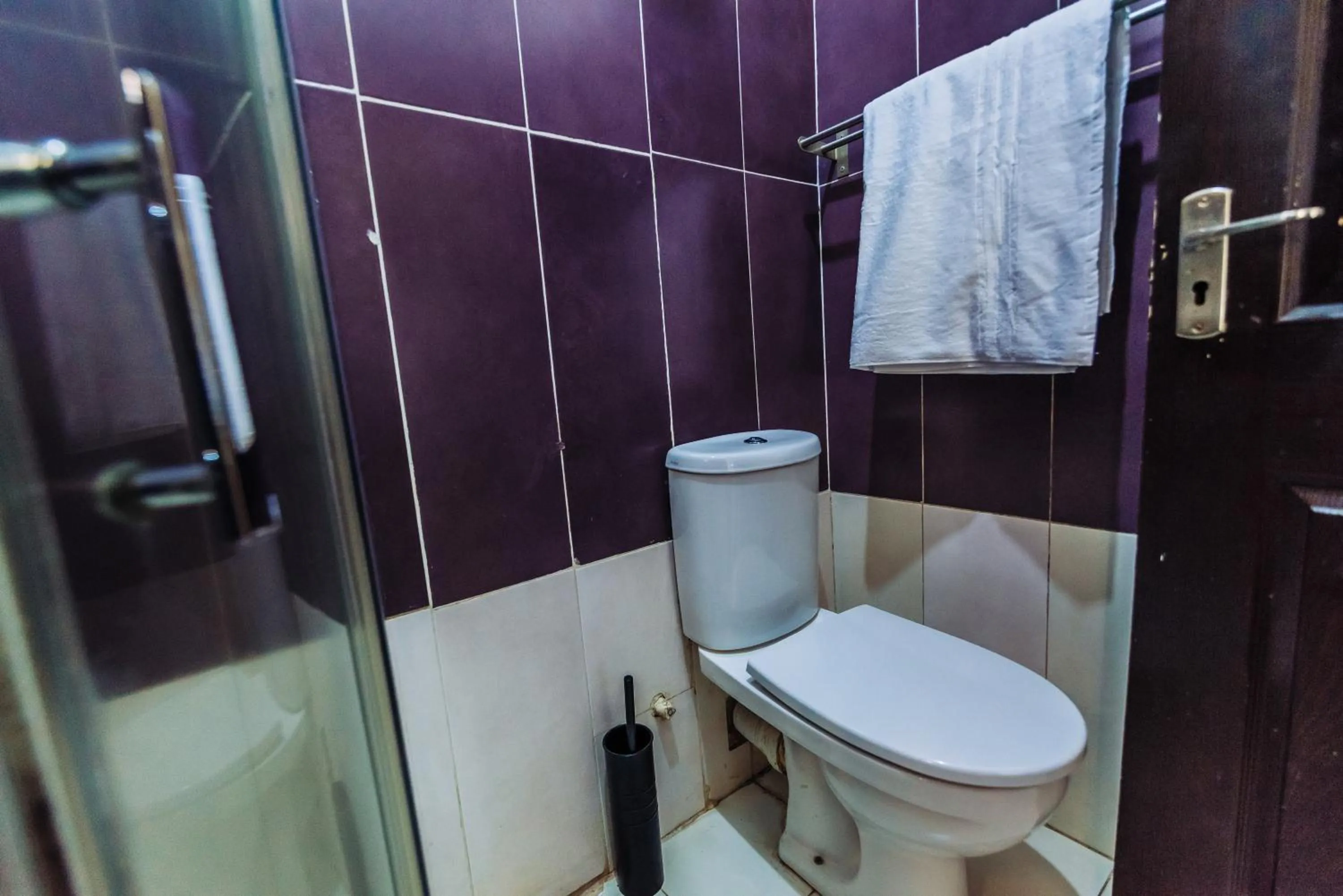 Bathroom in Tranquil Mews Hotel