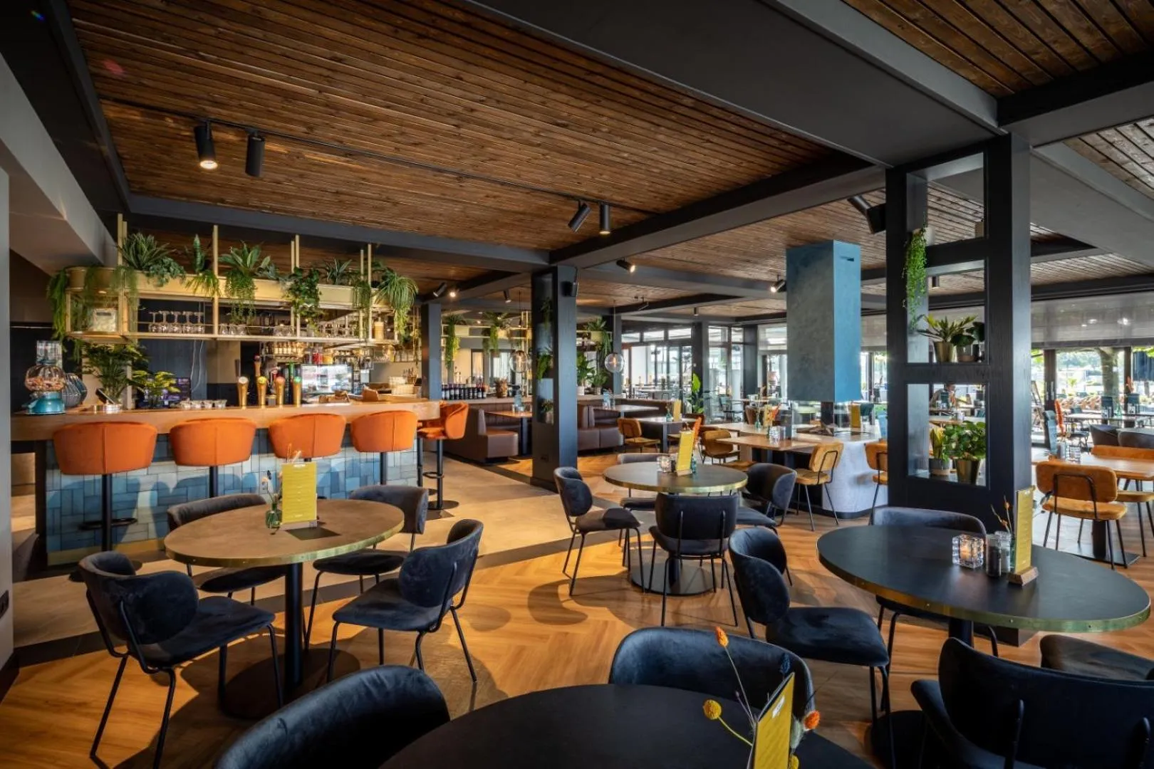 Restaurant/places to eat in Moeke Mooren