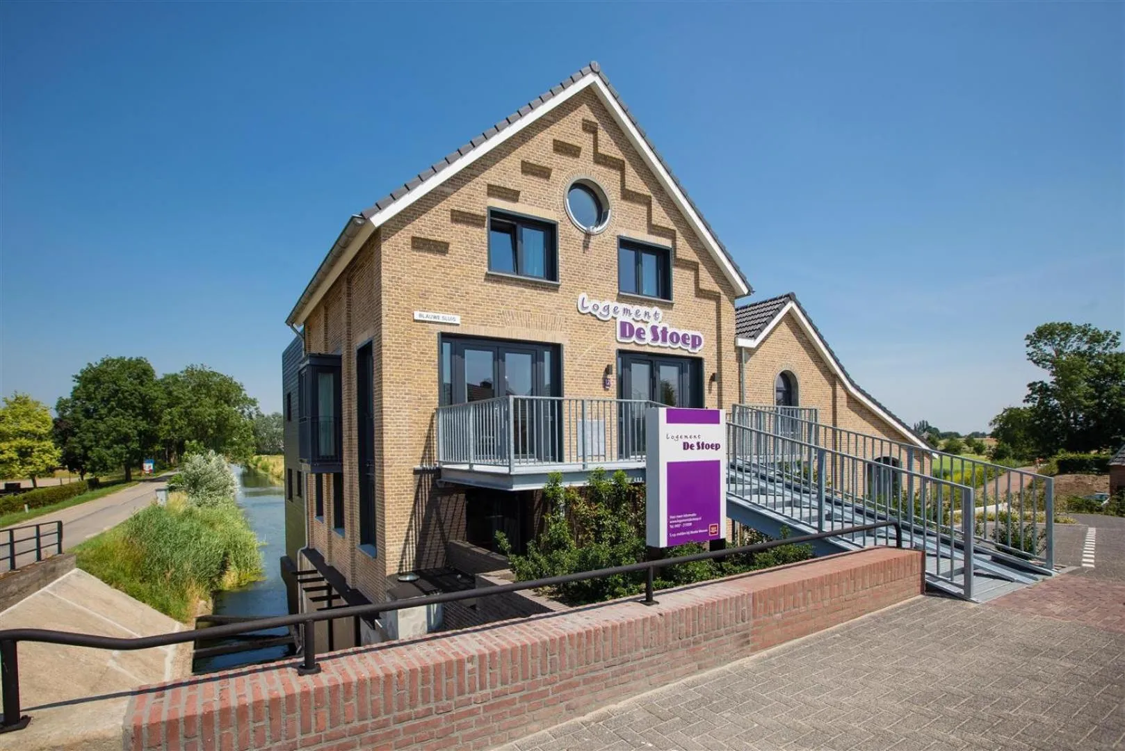 Property building in Moeke Mooren