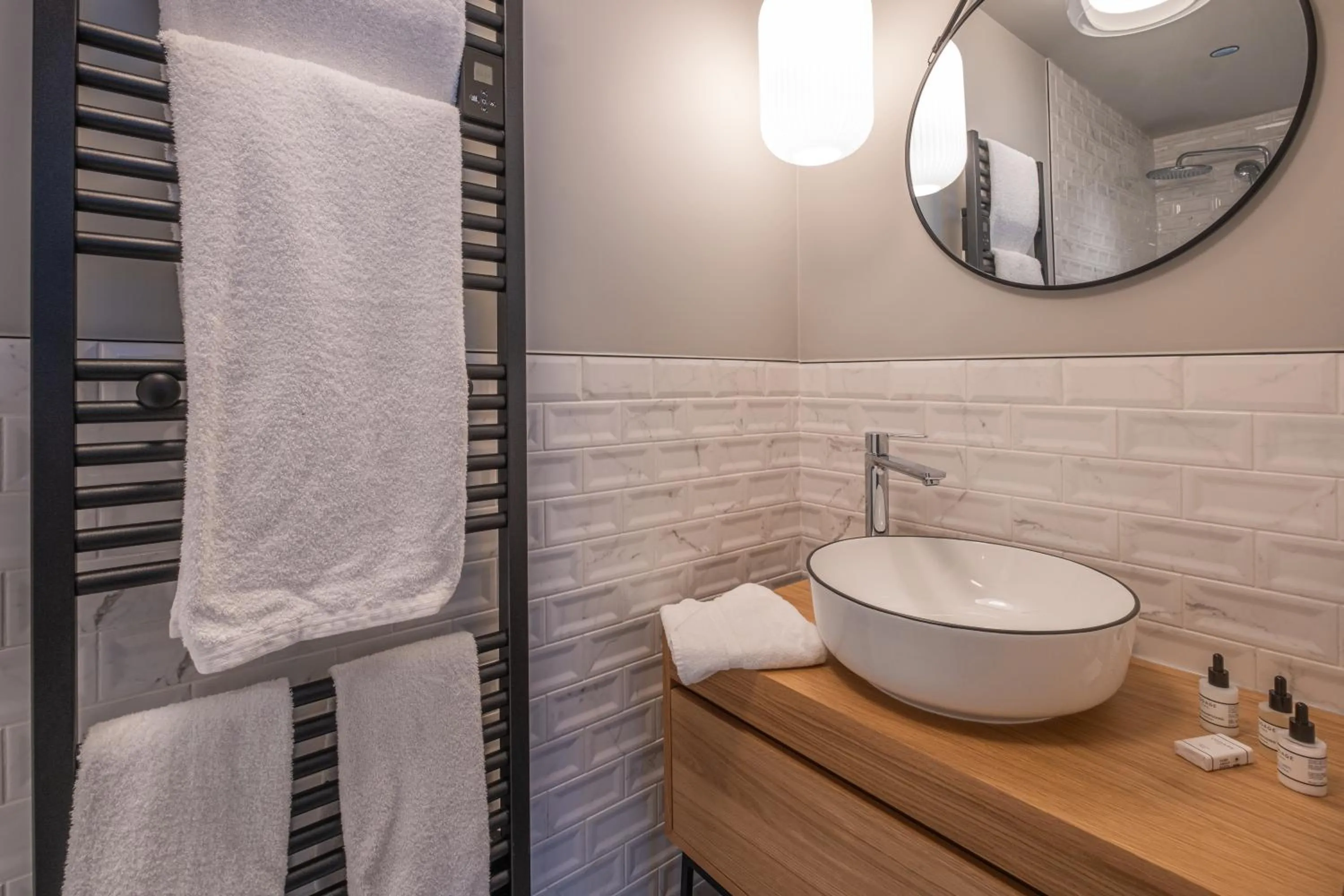 Shower in Appart'hôtel East Paris Suite