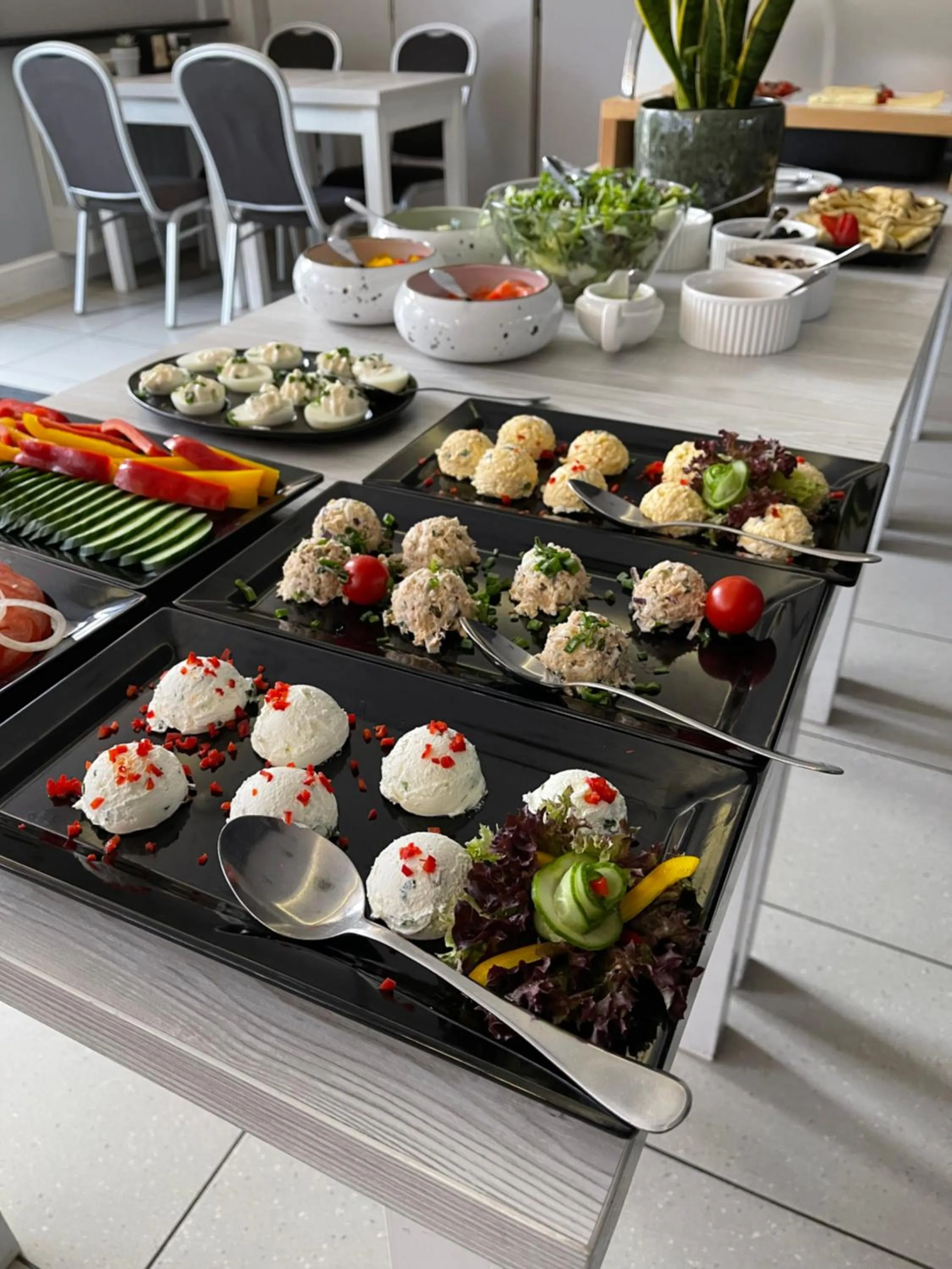 Buffet breakfast in Hotel Garden