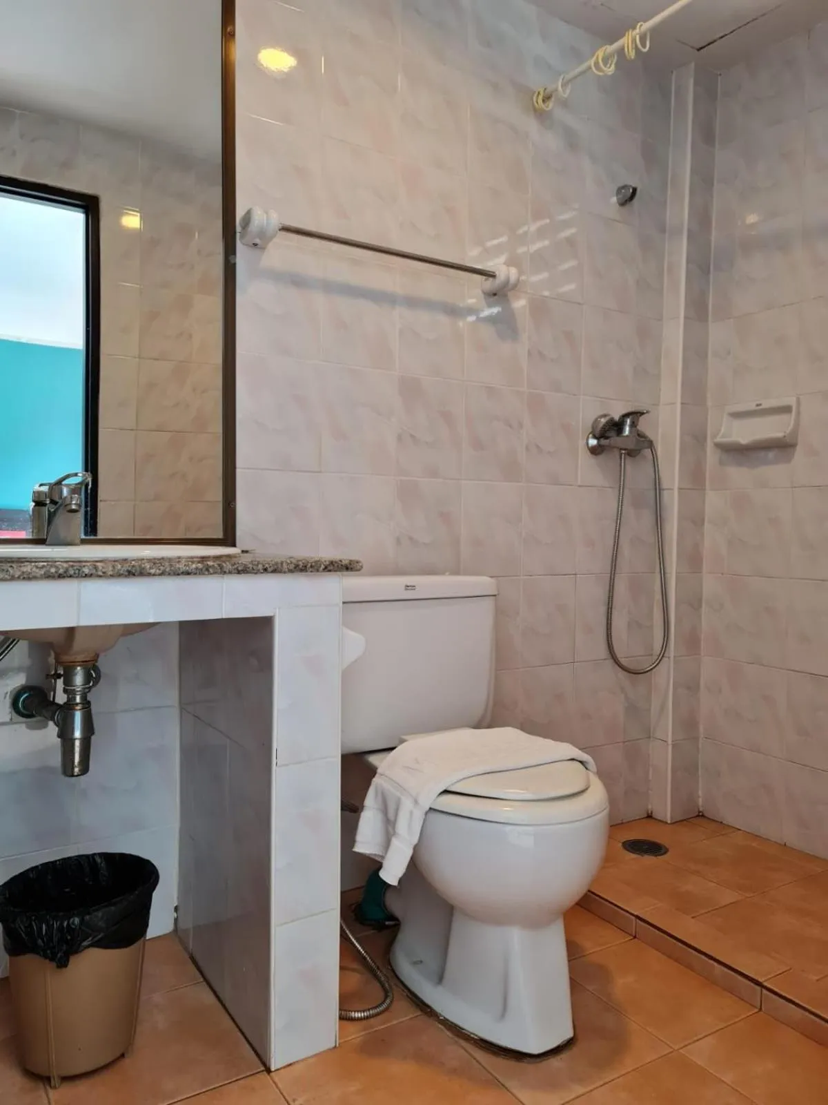 Shower in Desa Phuket