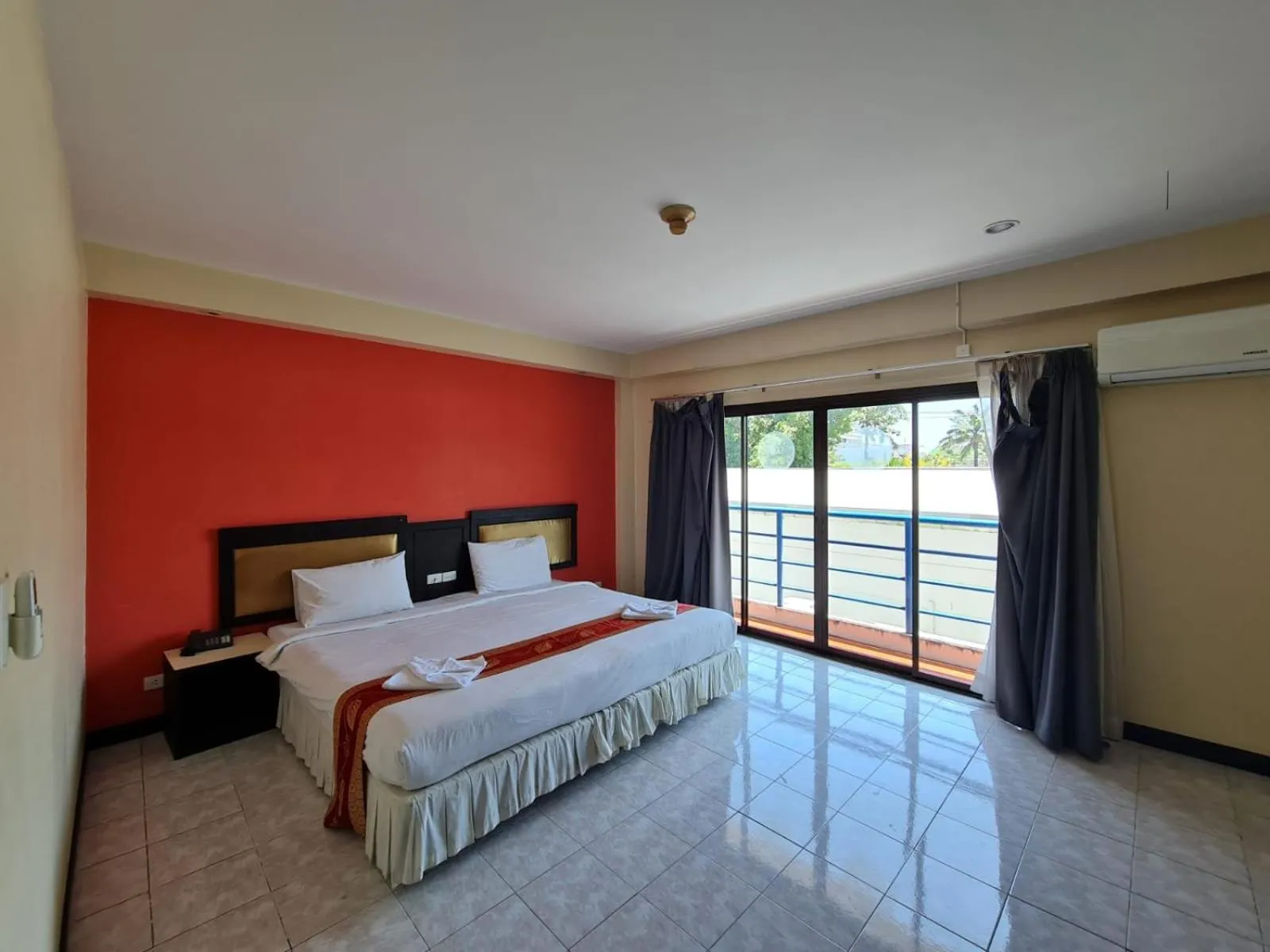 Bedroom, Bed in Desa Phuket