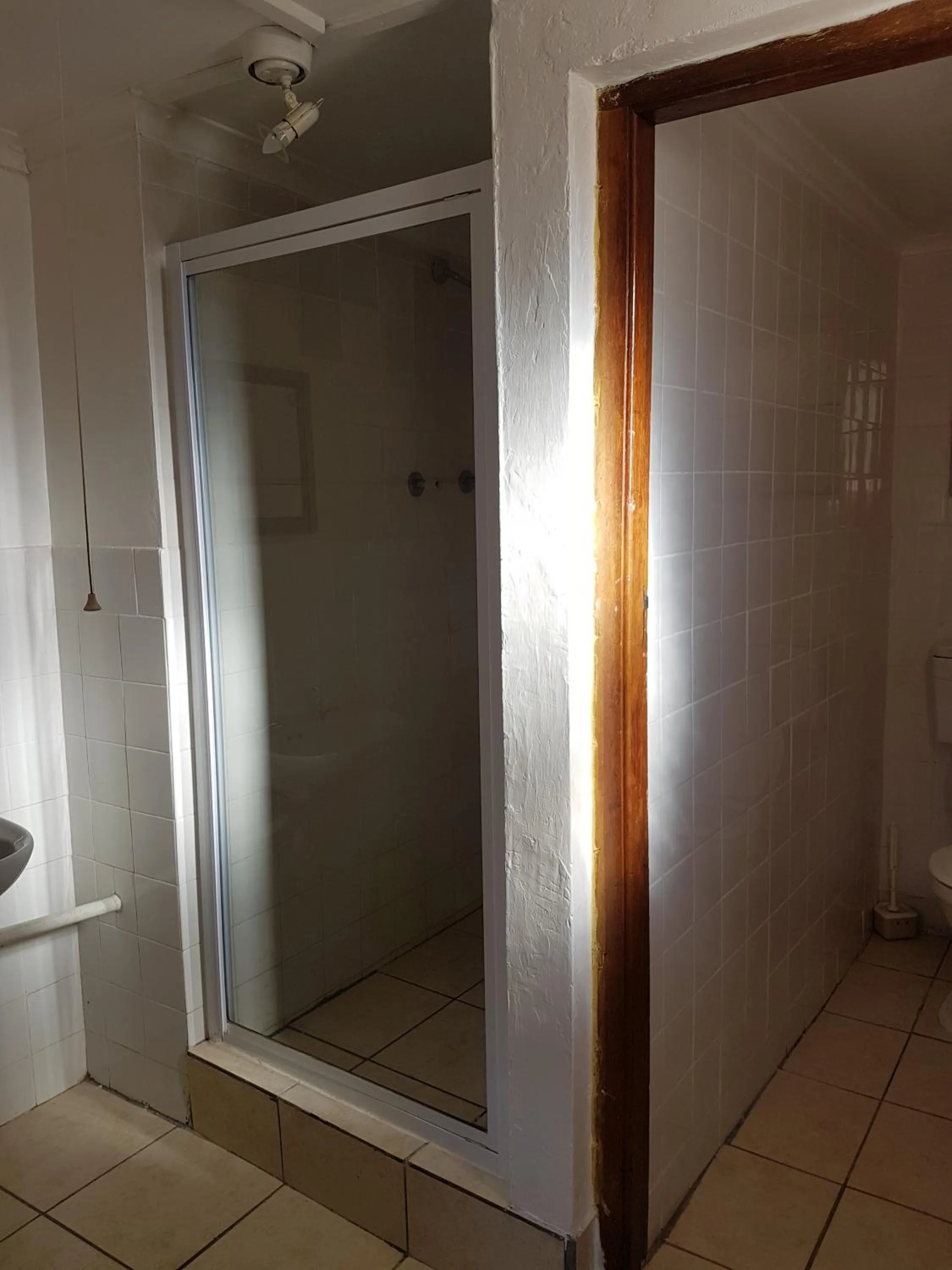 Shower in Stone Crescent Hotel