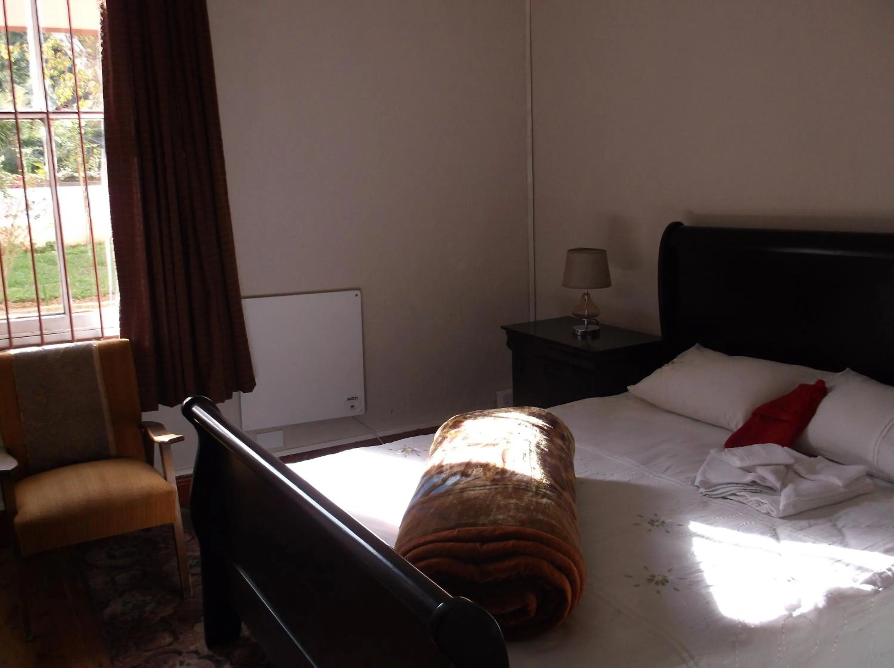 Bed in Stone Crescent Hotel