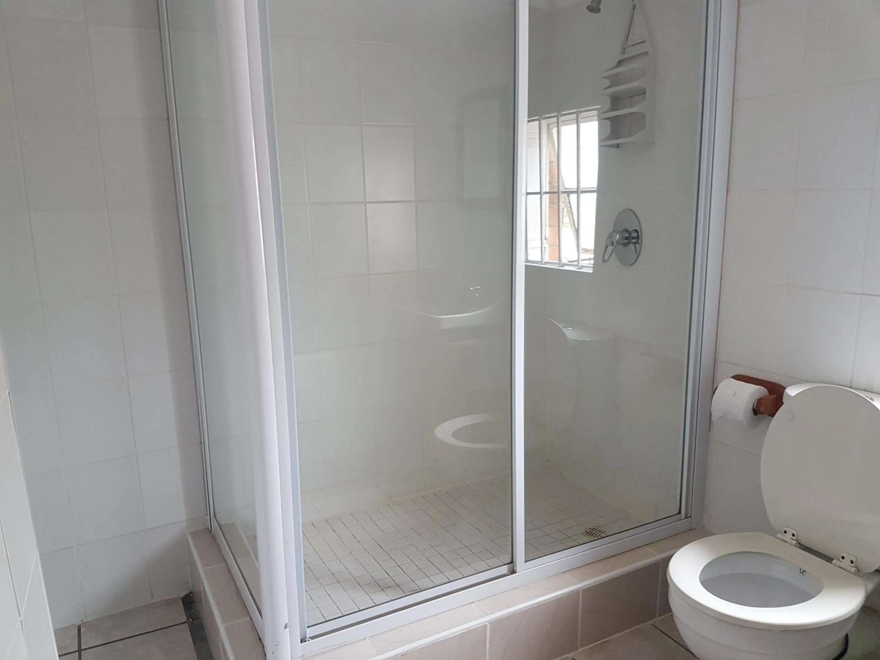 Shower in Stone Crescent Hotel